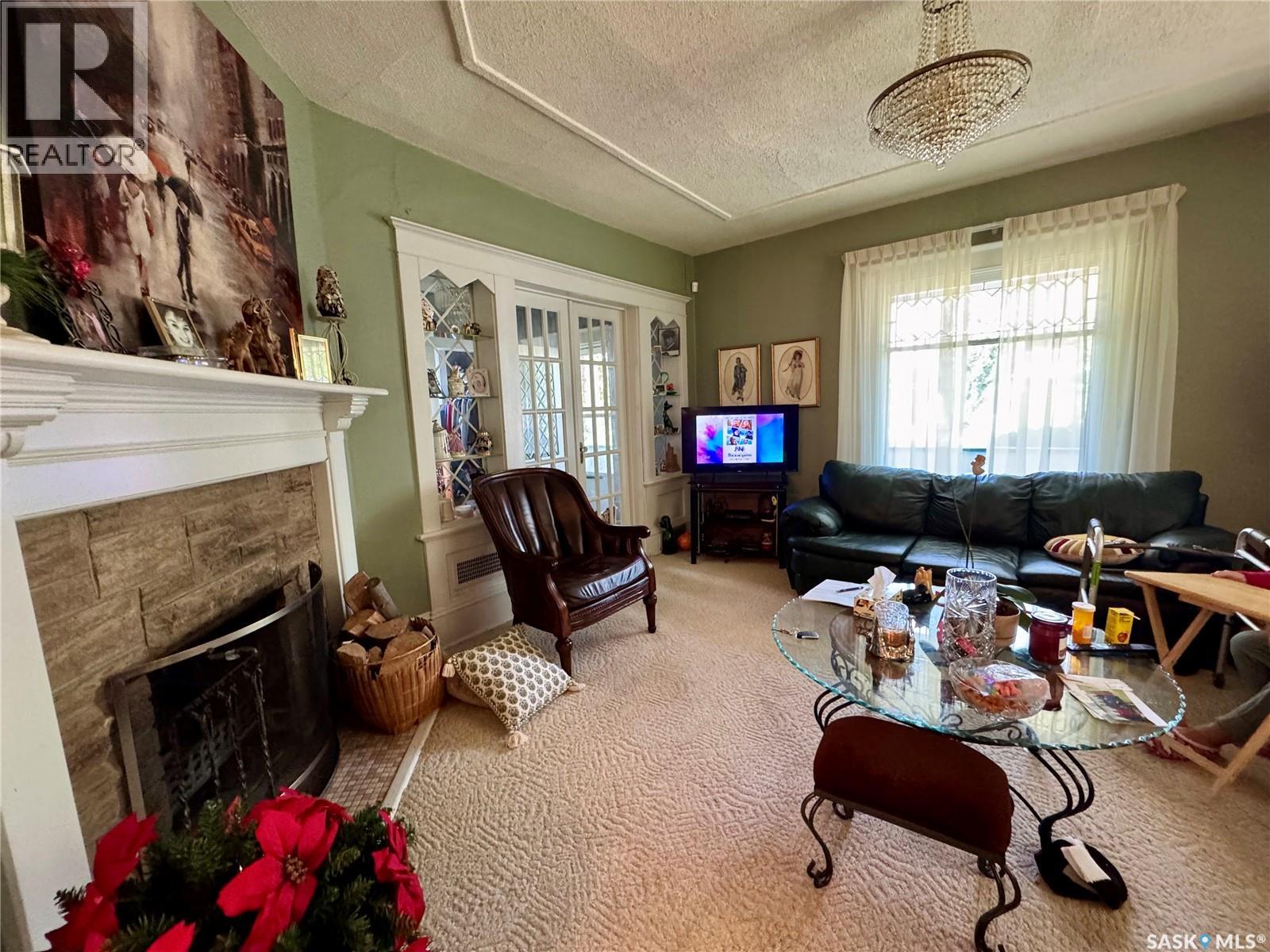 Property at 119 22nd STREET E image 5