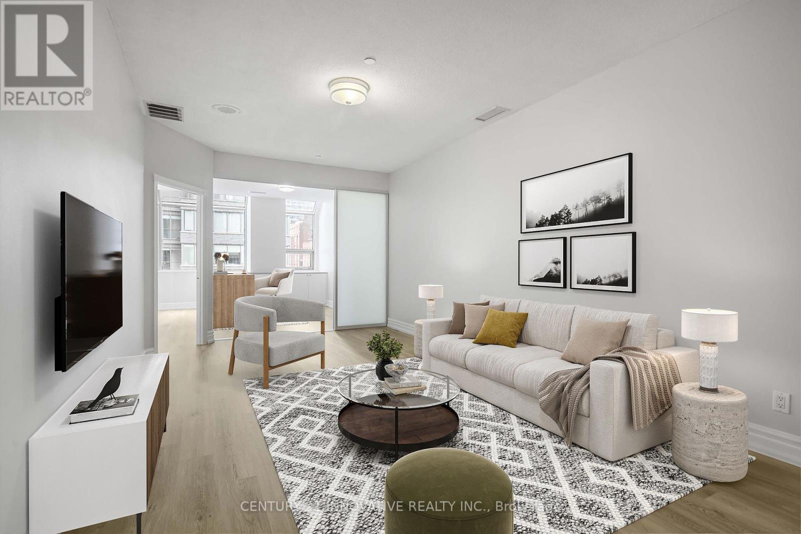 <div class="slider-price">$899,000</div><p>302 - 393 King Street W, Toronto, Ontario</p>