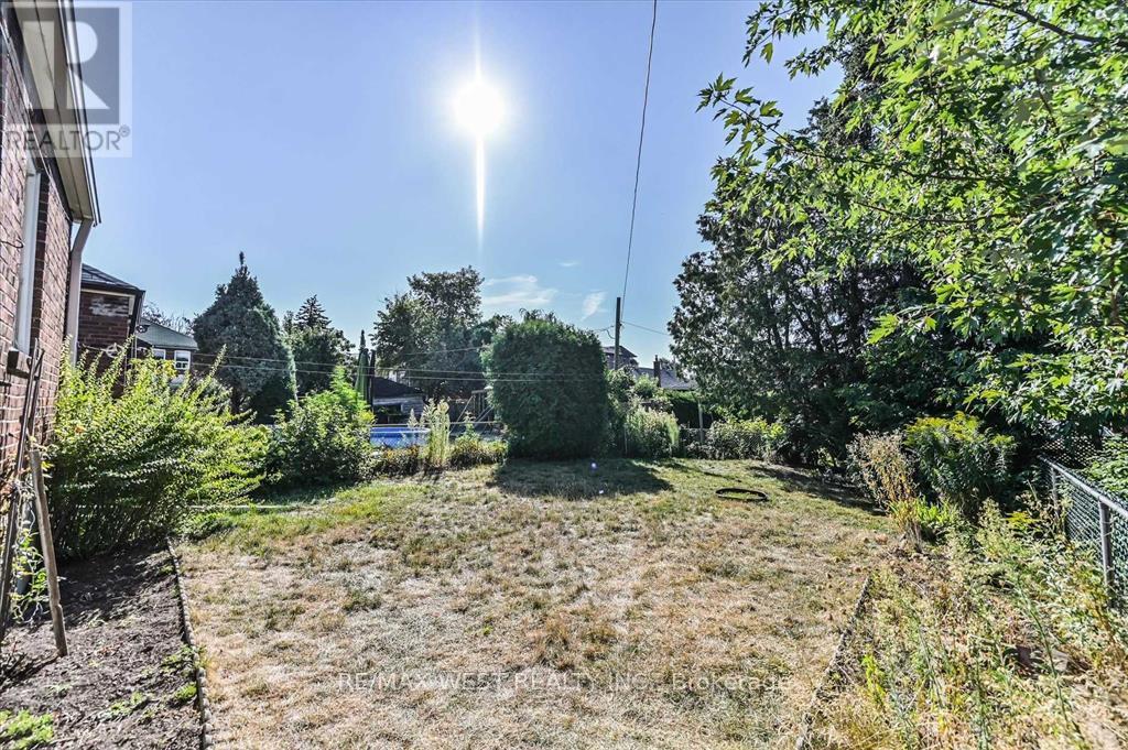 5 Dieppe Road S, Toronto, Ontario  M4J 2K8 - Photo 16 - E12390301