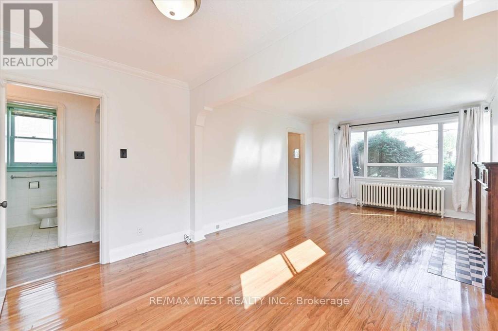 5 Dieppe Road S, Toronto, Ontario  M4J 2K8 - Photo 8 - E12390301
