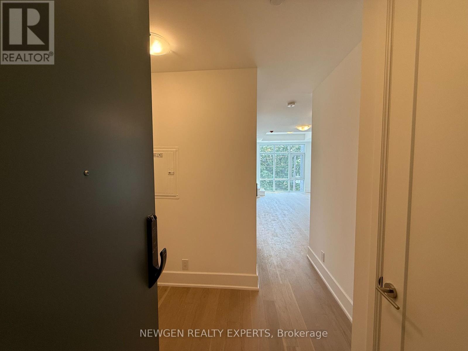 404 - 800 Broadview Avenue, Toronto, Ontario  M4K 2P7 - Photo 3 - E12390303
