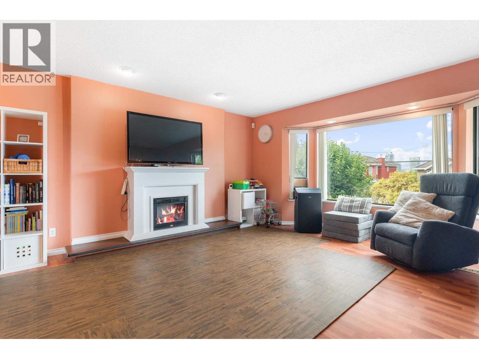 5540 Laurel Street, Burnaby, British Columbia  V5G 1N2 - Photo 10 - R3037152
