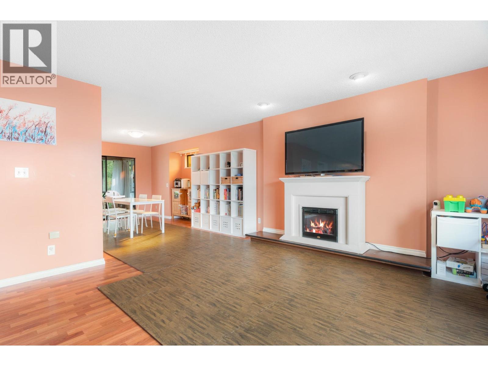5540 Laurel Street, Burnaby, British Columbia  V5G 1N2 - Photo 11 - R3037152