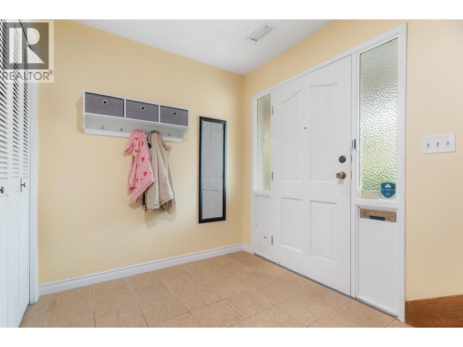 5540 Laurel Street, Burnaby, British Columbia  V5G 1N2 - Photo 6 - R3037152
