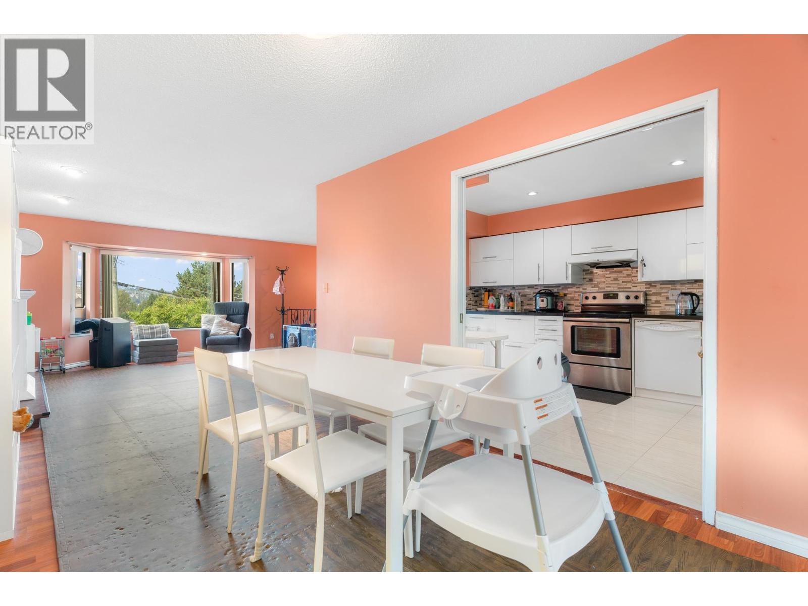 5540 Laurel Street, Burnaby, British Columbia  V5G 1N2 - Photo 13 - R3037152