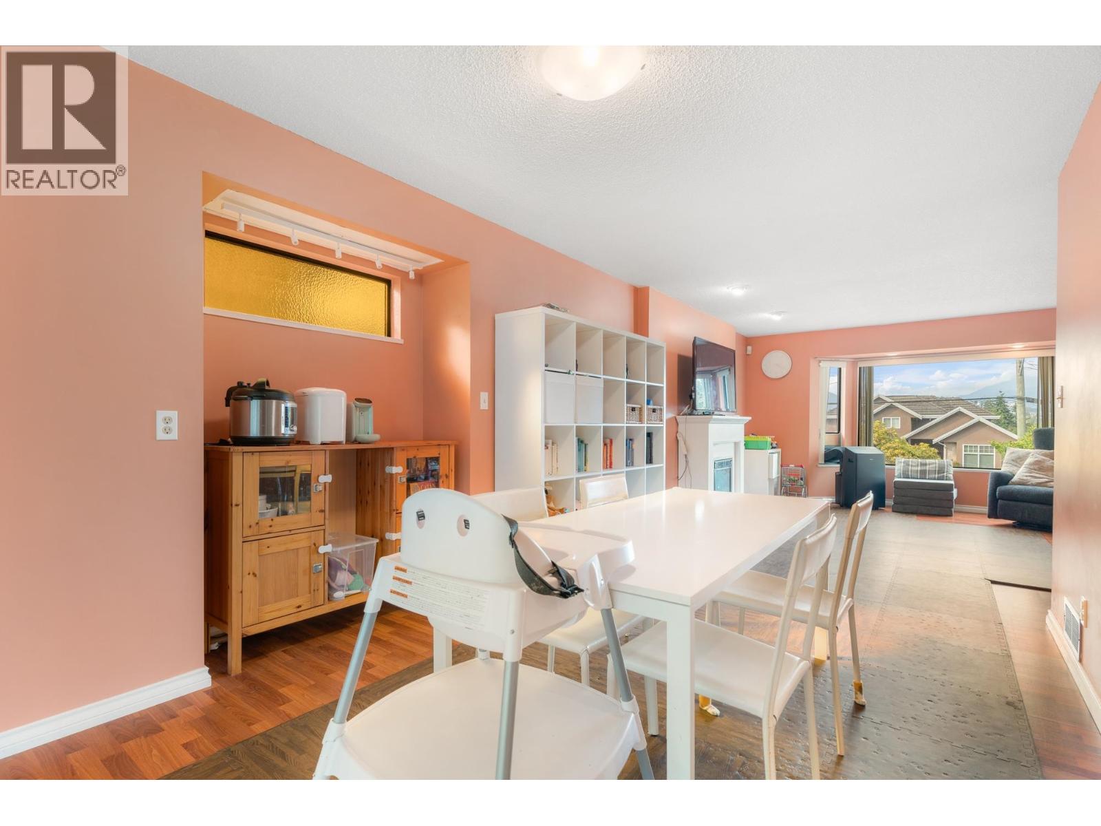 5540 Laurel Street, Burnaby, British Columbia  V5G 1N2 - Photo 12 - R3037152