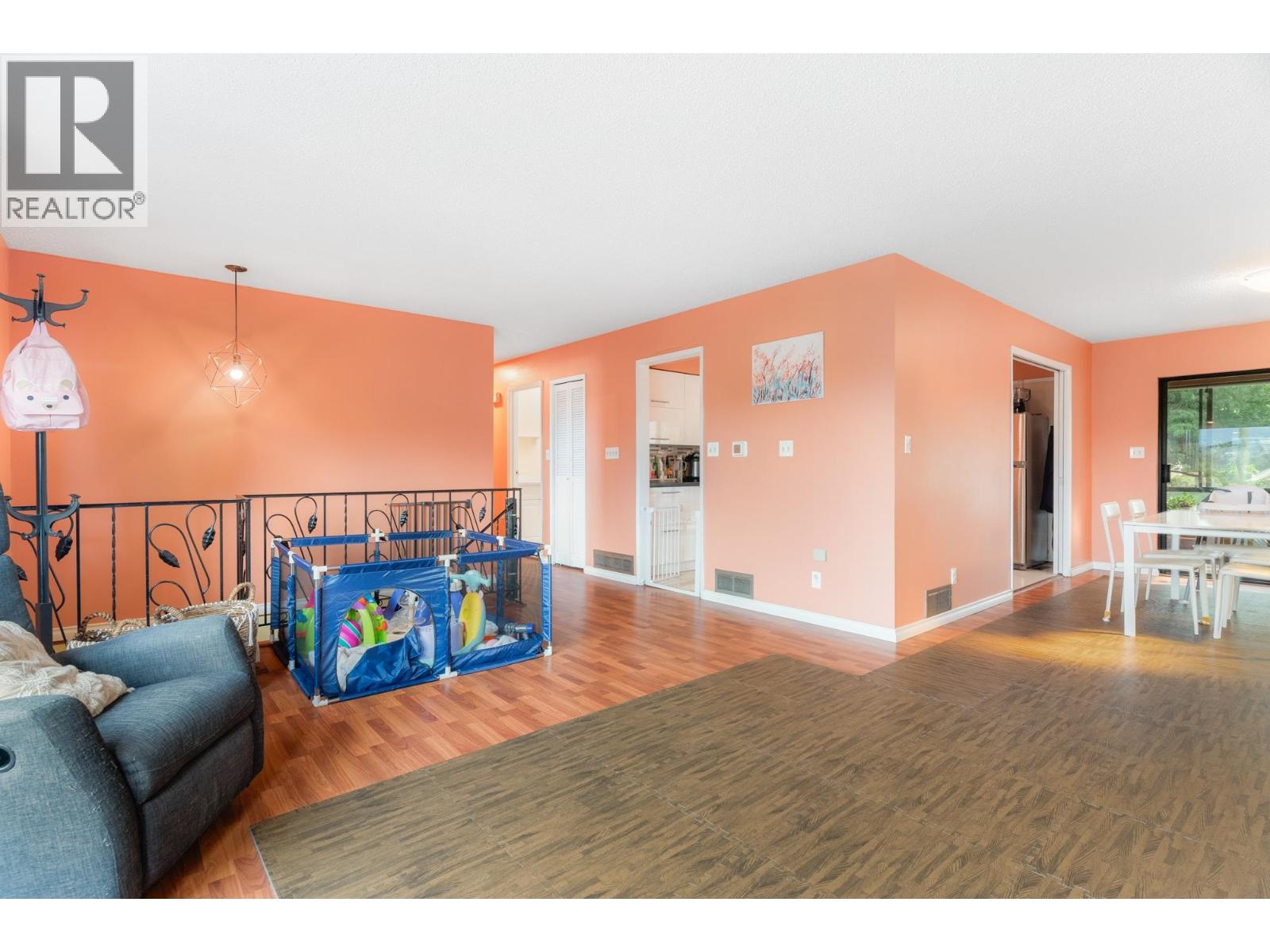 5540 Laurel Street, Burnaby, British Columbia  V5G 1N2 - Photo 15 - R3037152