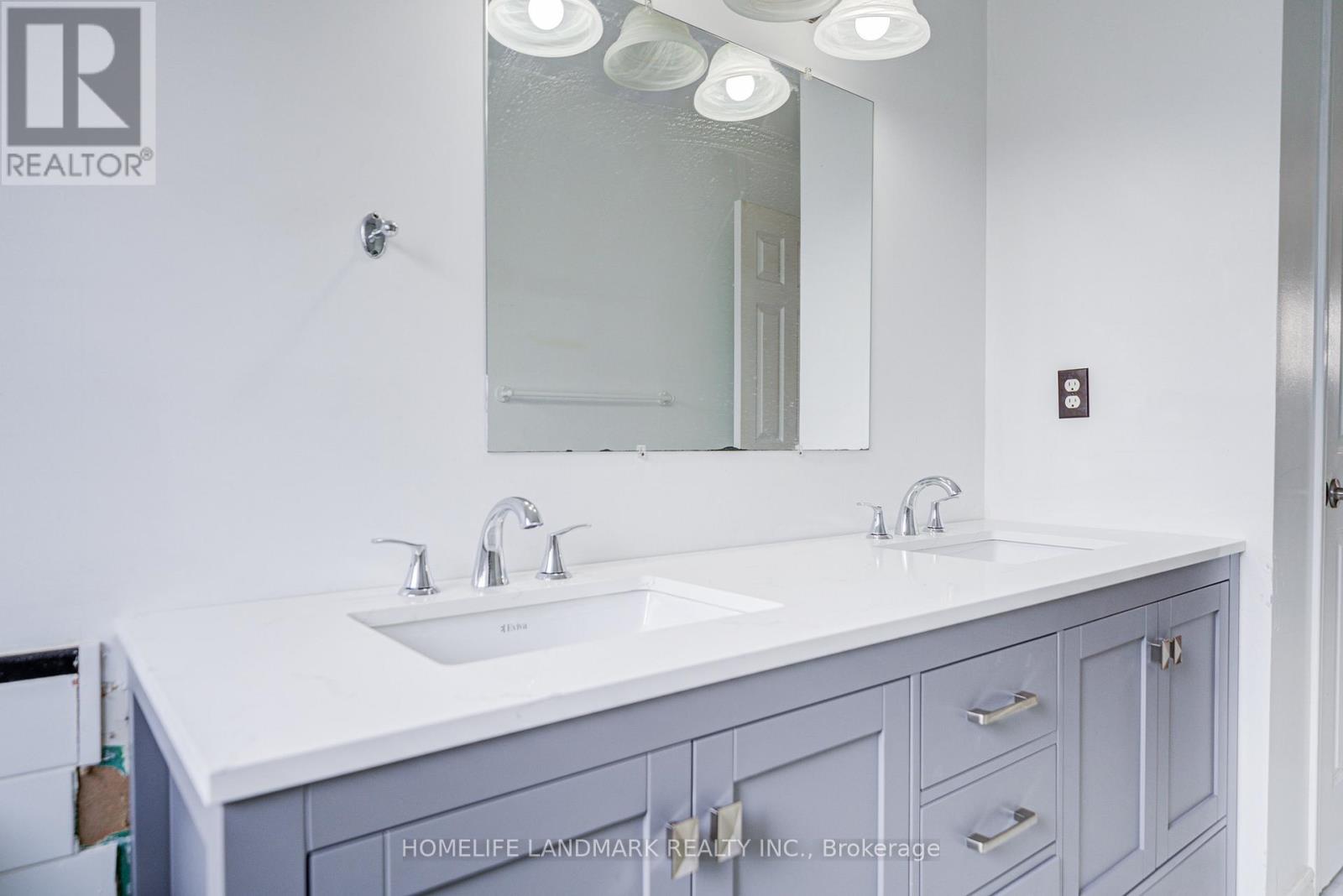 1194 Fairmeadow Trail, Oakville, Ontario  L6M 2M7 - Photo 14 - W12390295