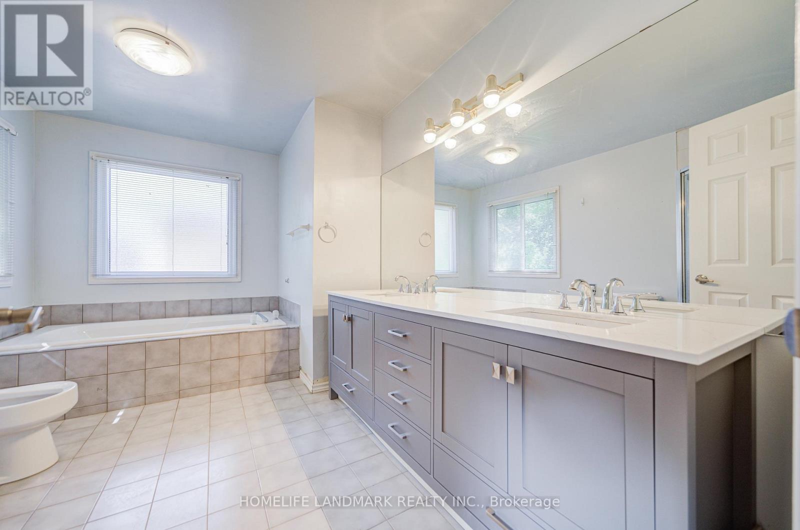 1194 Fairmeadow Trail, Oakville, Ontario  L6M 2M7 - Photo 16 - W12390295