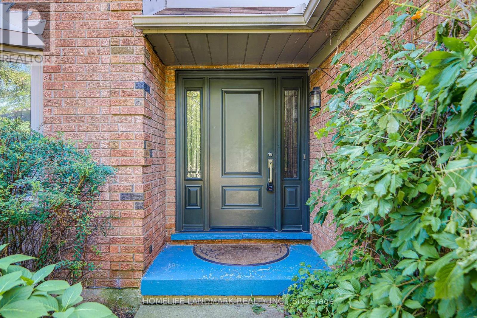 1194 Fairmeadow Trail, Oakville, Ontario  L6M 2M7 - Photo 2 - W12390295
