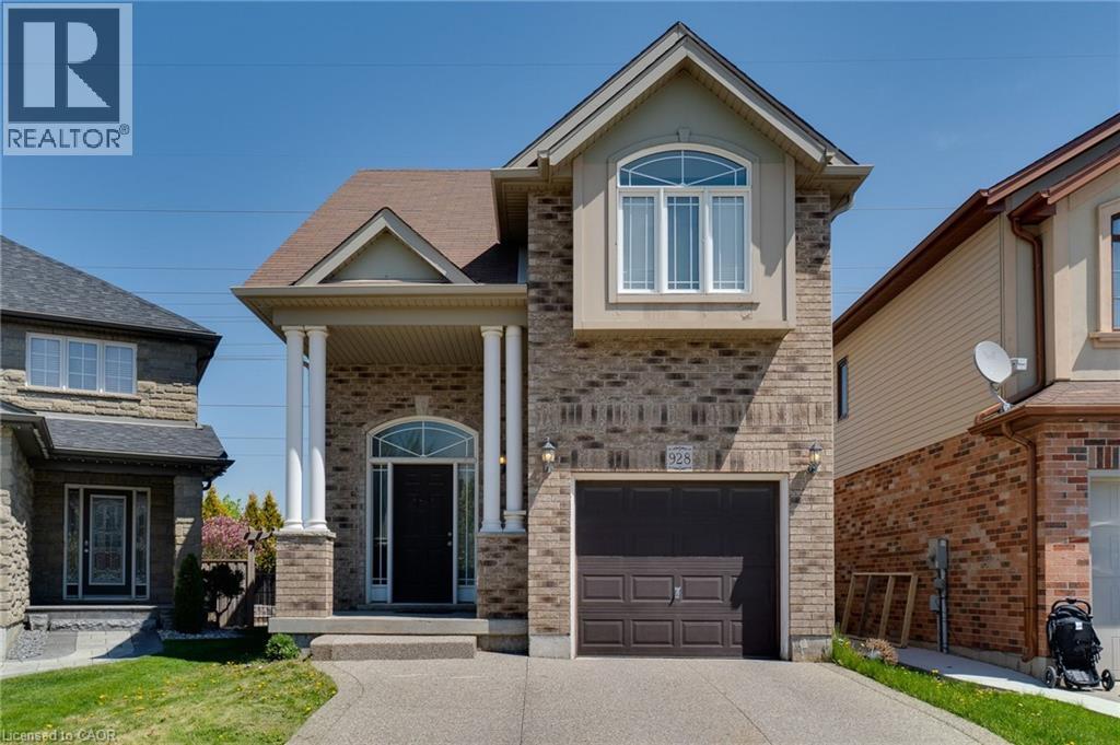928 DUNBLANE Court, Kitchener, Ontario