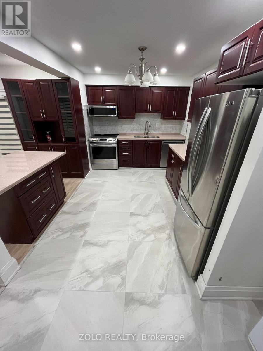 Property at 525 LYNETT CRESCENT image 4