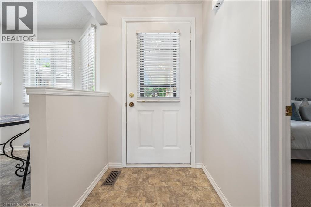 454 Beechwood Place Unit# 4, Waterloo, Ontario  N2T 1Y8 - Photo 5 - 40756489