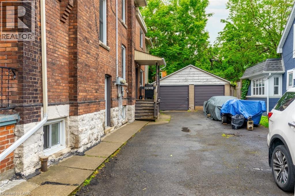 Property at 124 GLADSTONE Avenue image 5