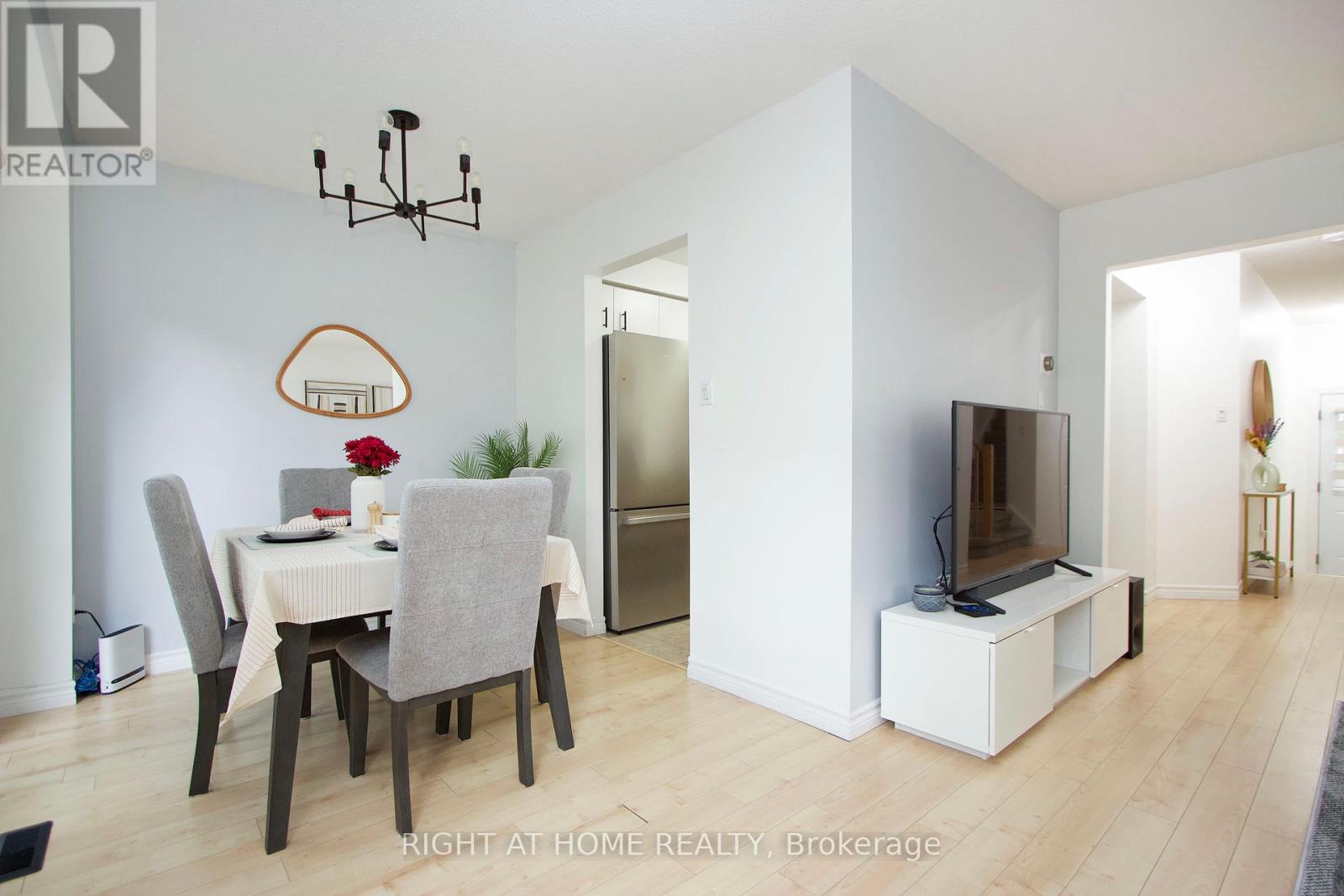 204 - 10 Bassett Boulevard, Whitby, Ontario L1N 9C8 - Photo 10 - E12390356