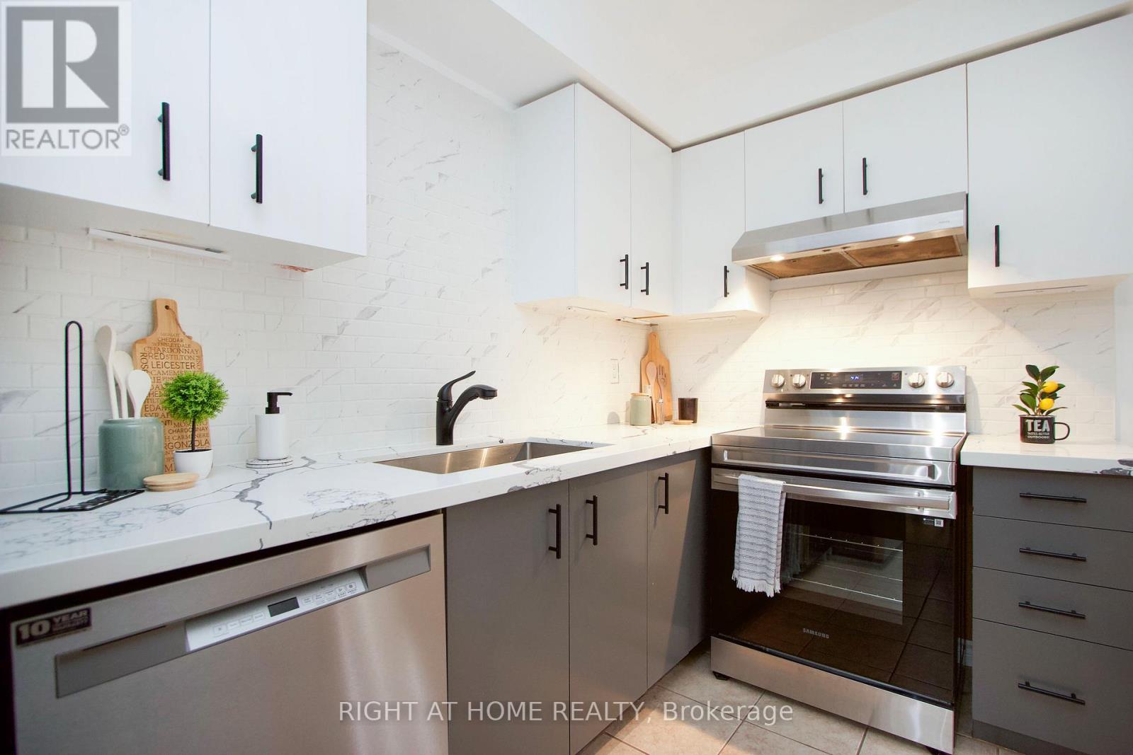 204 - 10 Bassett Boulevard, Whitby, Ontario L1N 9C8 - Photo 15 - E12390356