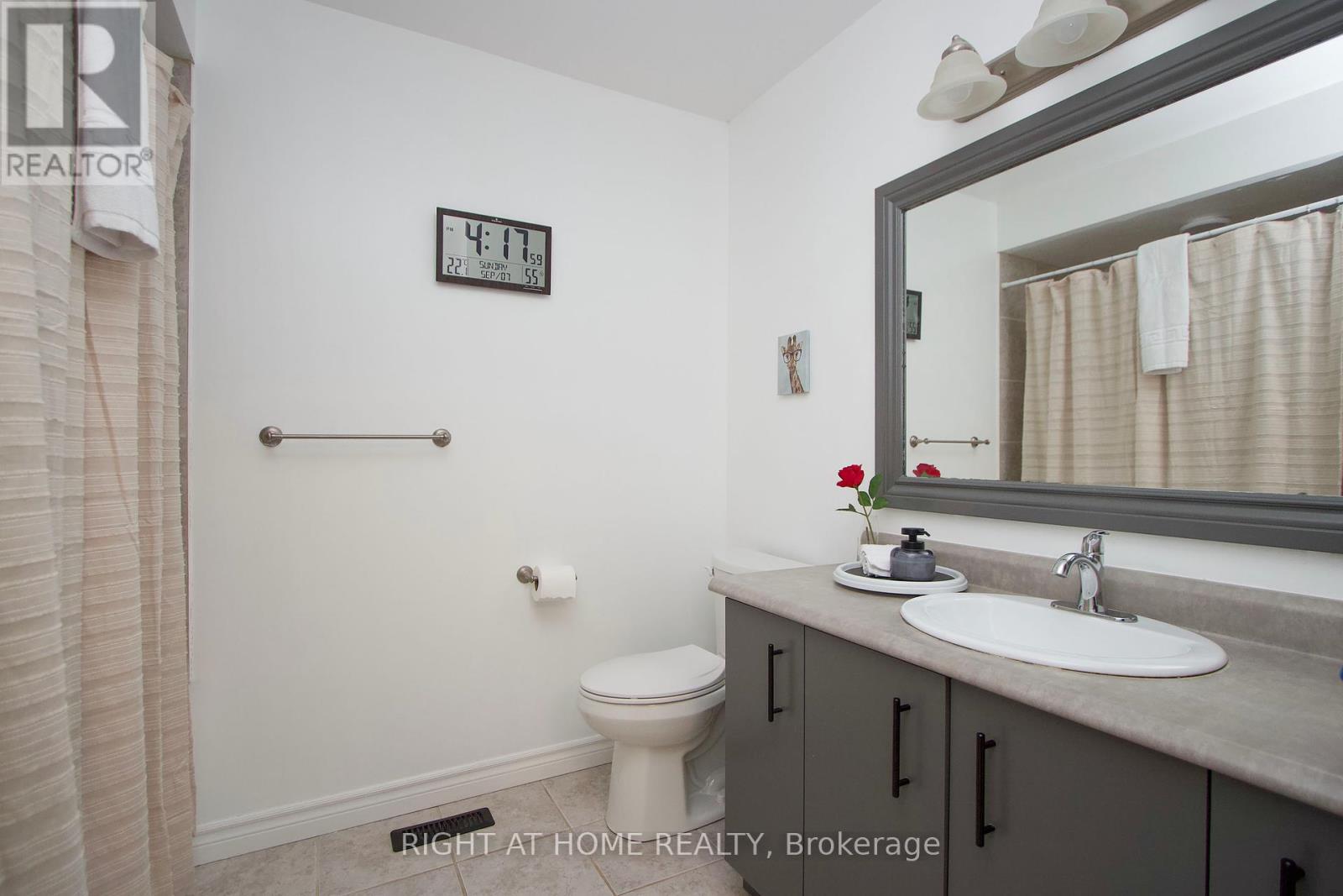 204 - 10 Bassett Boulevard, Whitby, Ontario L1N 9C8 - Photo 25 - E12390356