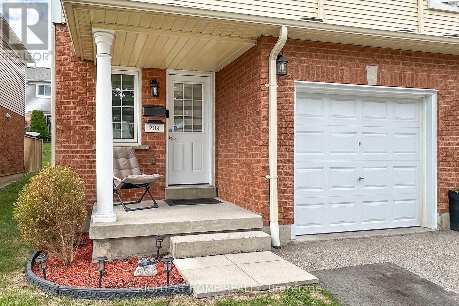 Property at 204 - 10 BASSETT BOULEVARD image 3