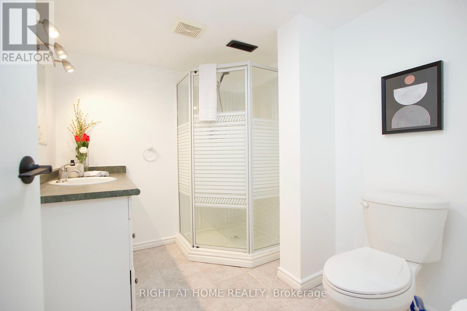 204 - 10 Bassett Boulevard, Whitby, Ontario L1N 9C8 - Photo 31 - E12390356