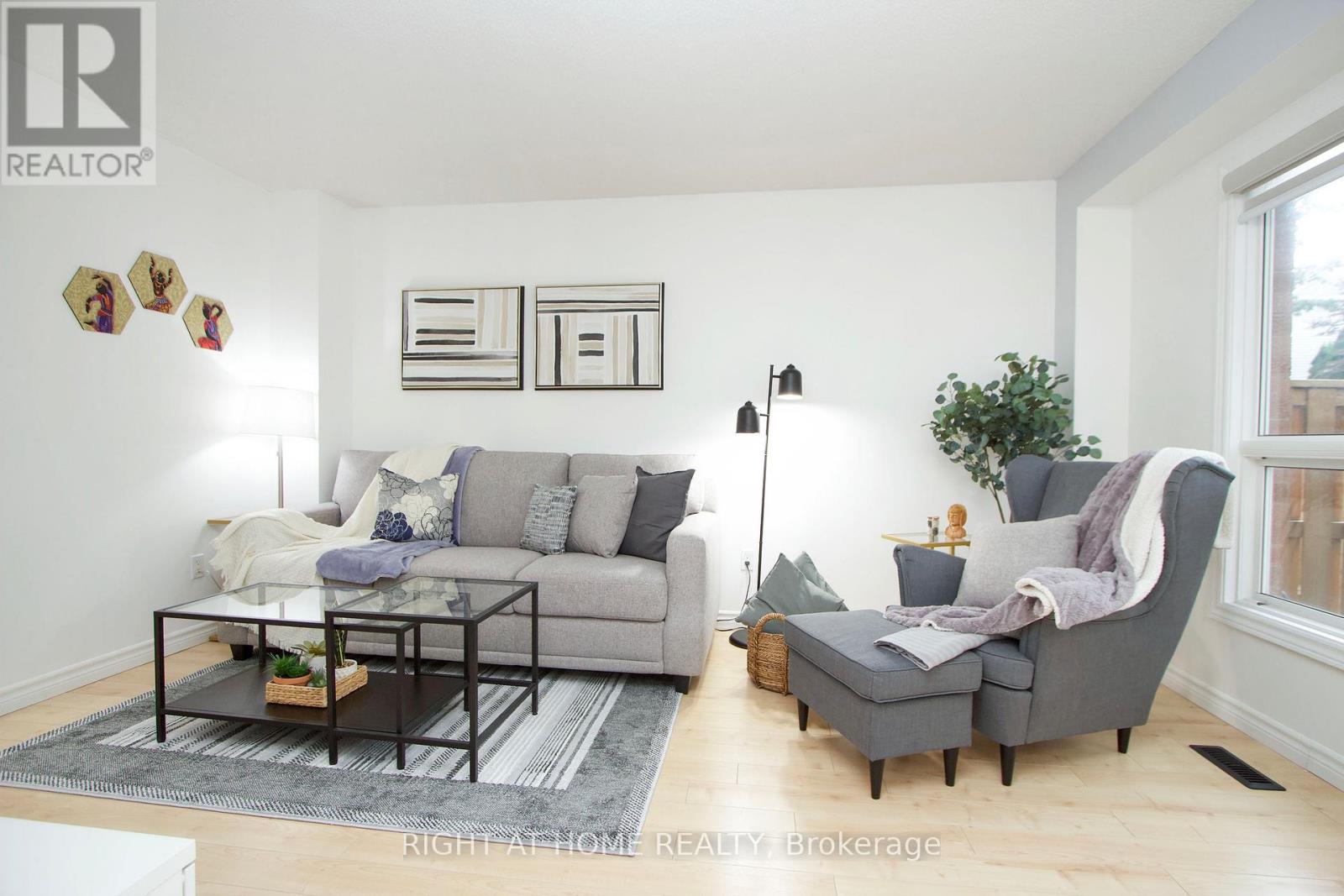 204 - 10 Bassett Boulevard, Whitby, Ontario L1N 9C8 - Photo 8 - E12390356