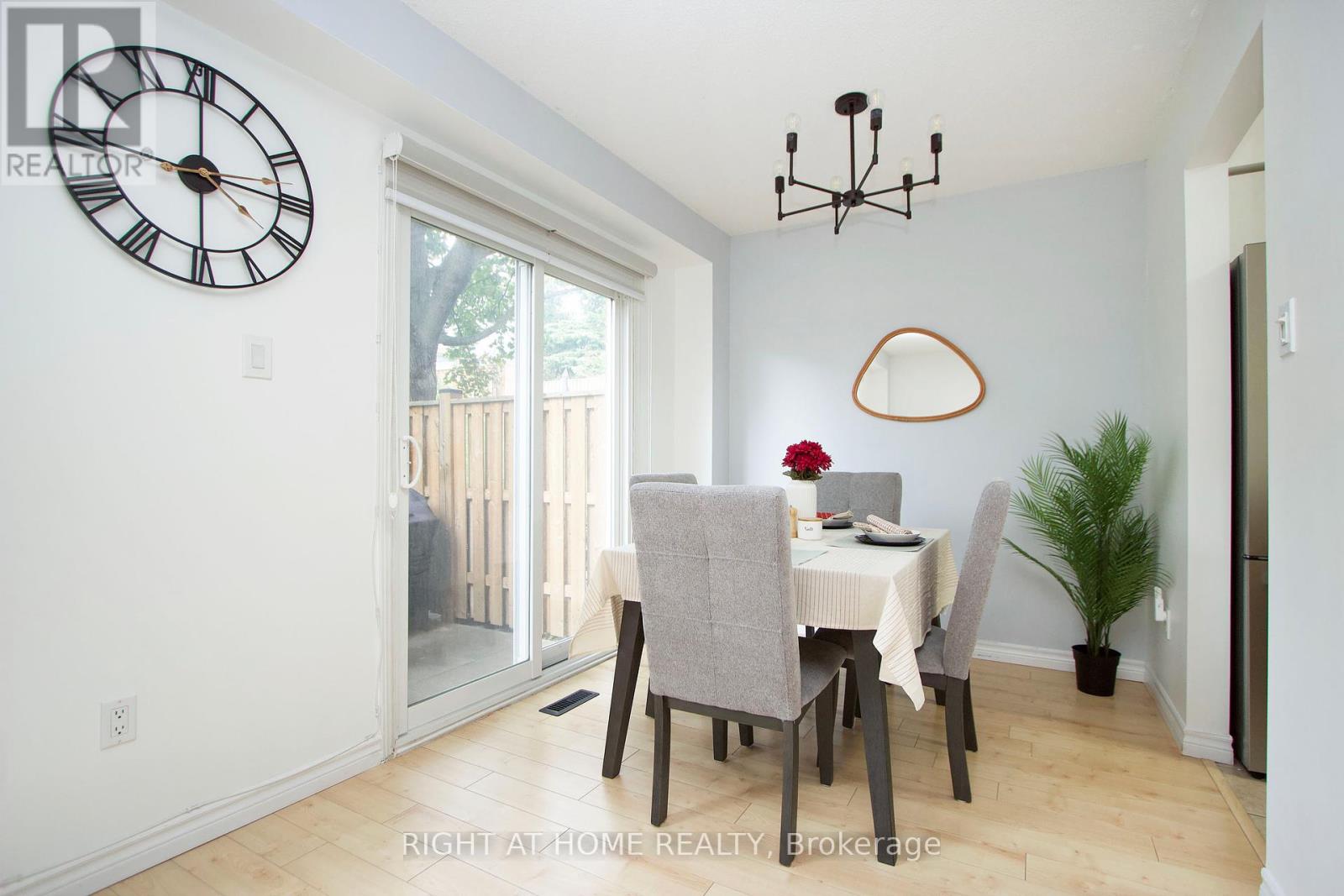 204 - 10 Bassett Boulevard, Whitby, Ontario L1N 9C8 - Photo 9 - E12390356