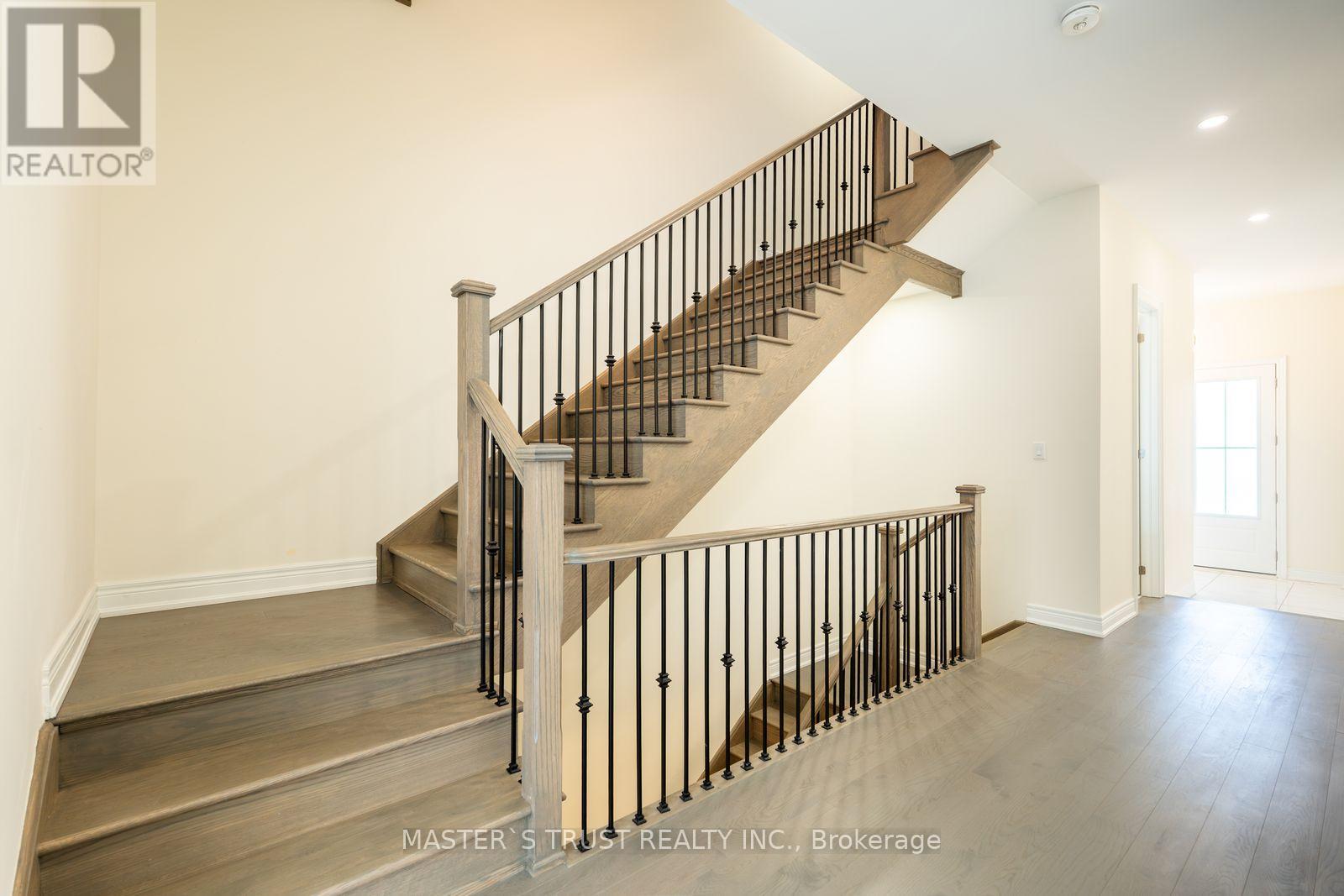 7 Fauchard Street, Richmond Hill, Ontario  L4E 1J6 - Photo 11 - N12384882