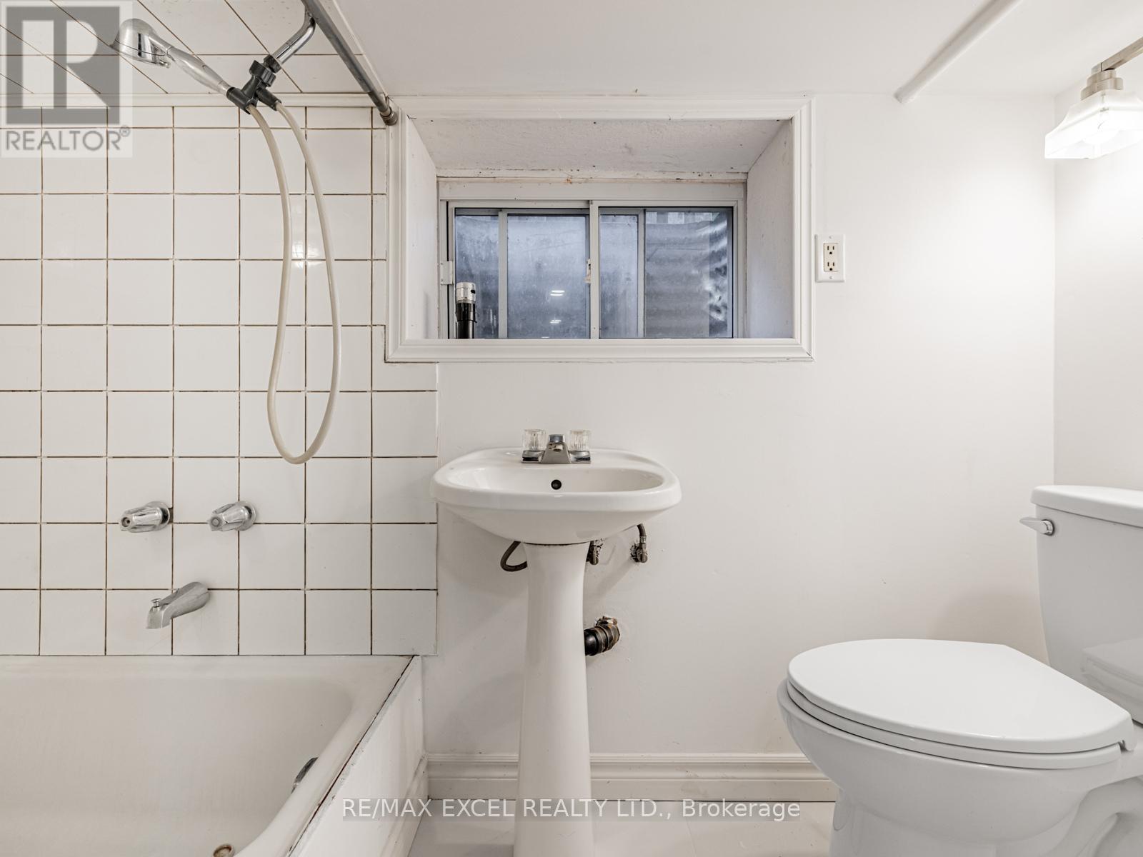 58 Howard Road, Newmarket, Ontario  L3Y 3G7 - Photo 19 - N12390336