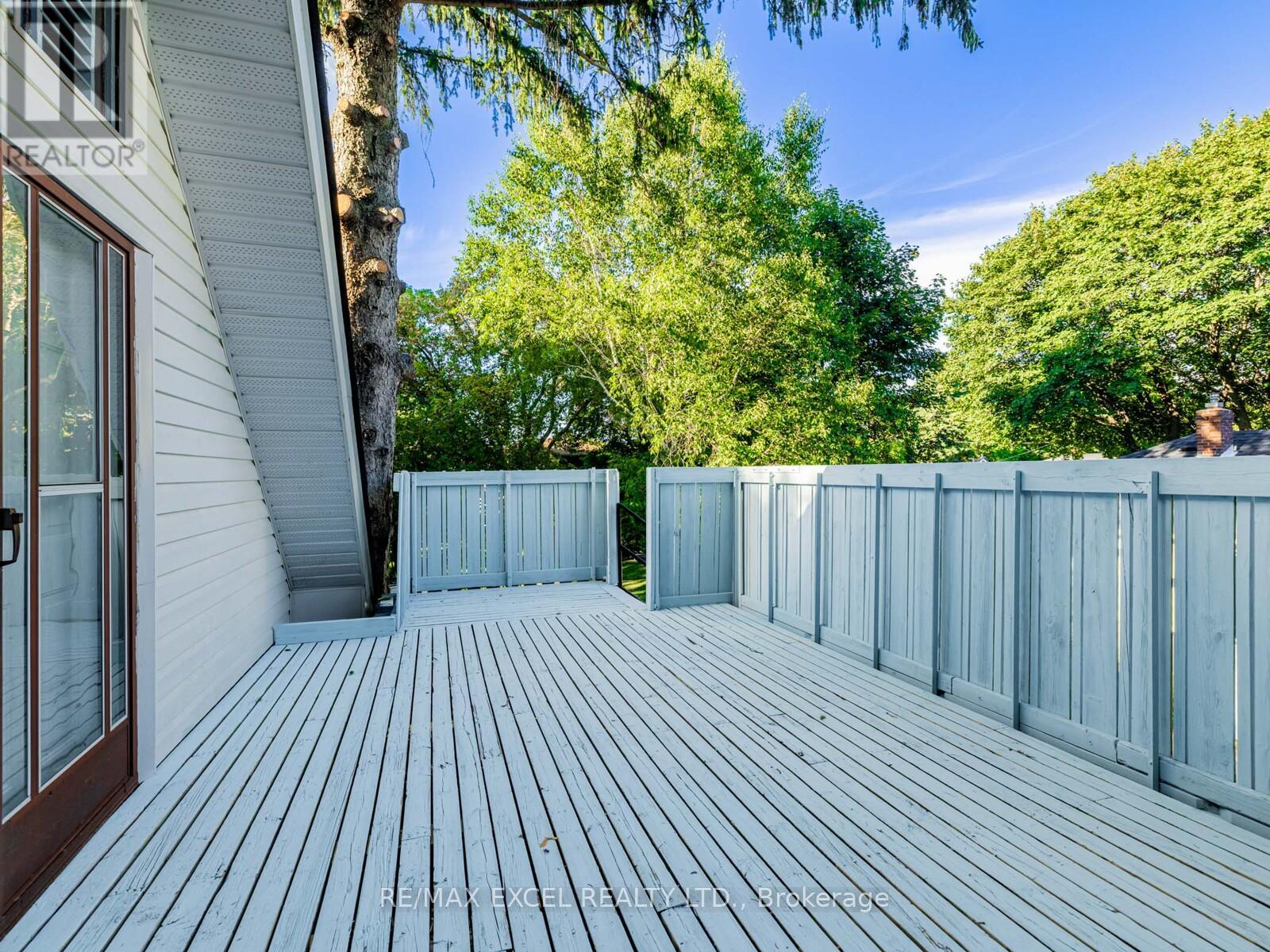 58 Howard Road, Newmarket, Ontario  L3Y 3G7 - Photo 32 - N12390336