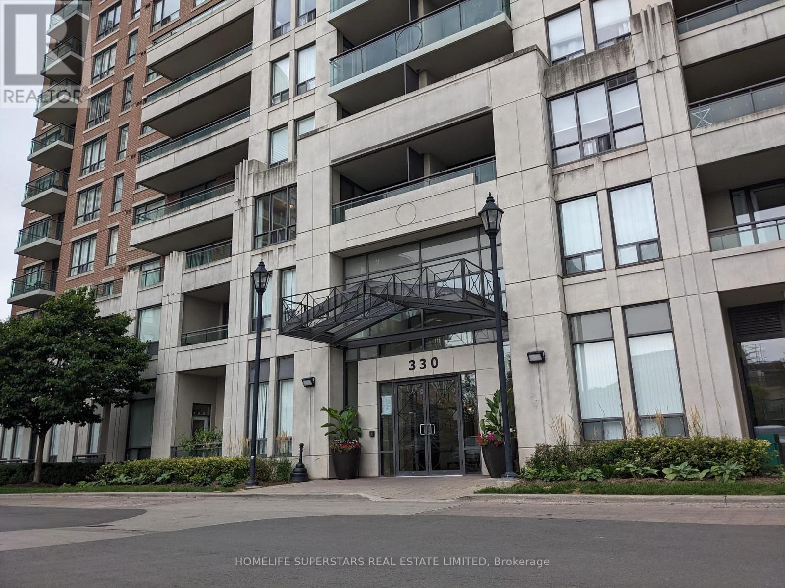 Lph10 - 330 Red Maple Road, Richmond Hill, Ontario  L4C 0T6 - Photo 2 - N12390360