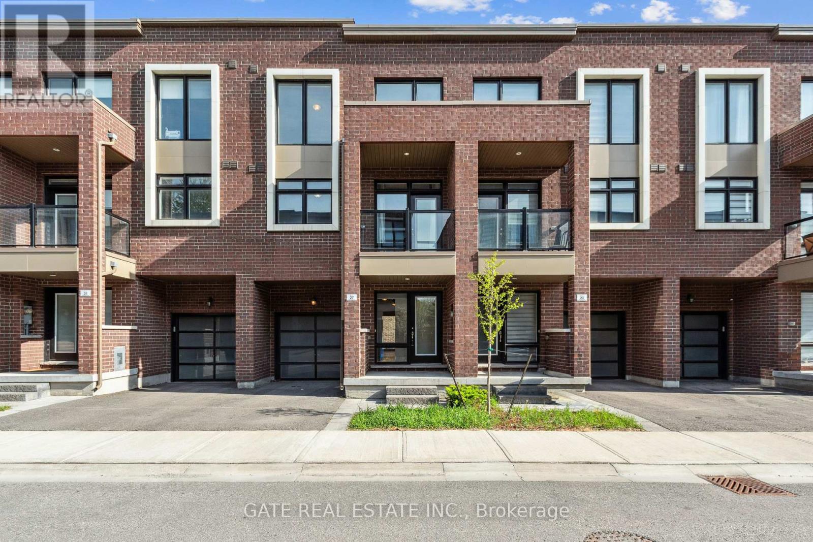 27 MONEYPENNY PLACE, Vaughan, Ontario
