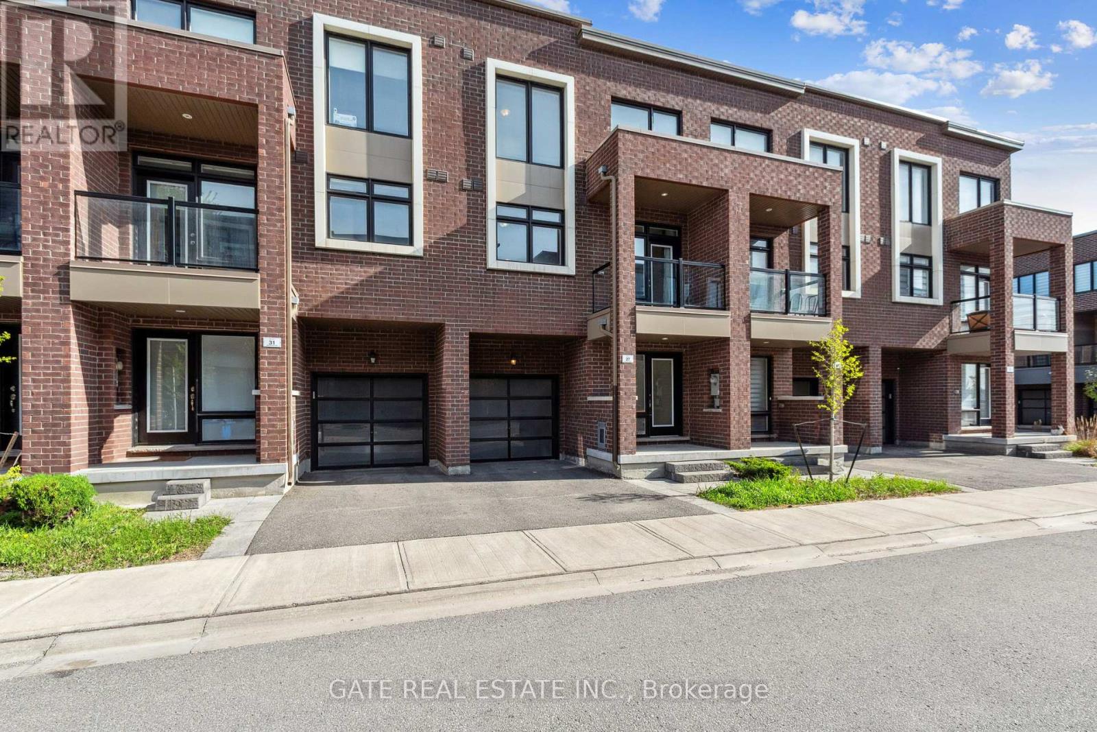 27 Moneypenny Place, Vaughan (Beverley Glen), Ontario  L4J 0K9 - Photo 2 - N12390364