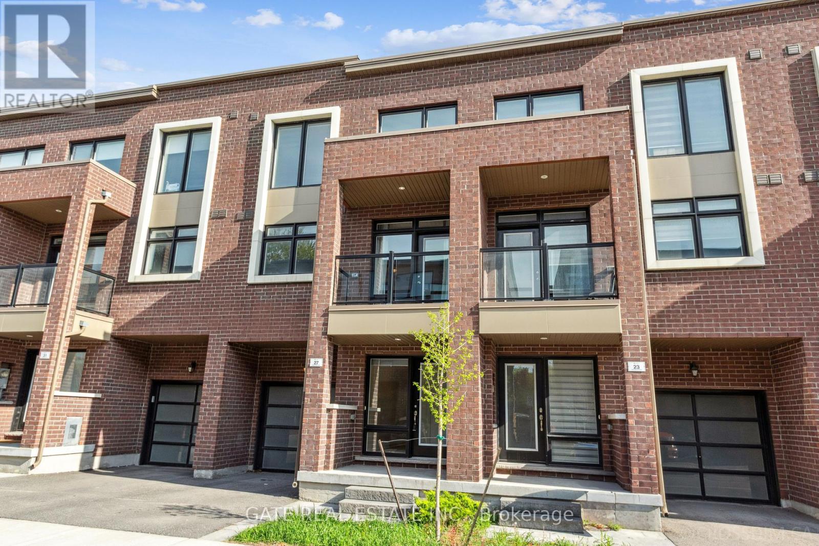 27 Moneypenny Place, Vaughan (Beverley Glen), Ontario  L4J 0K9 - Photo 3 - N12390364