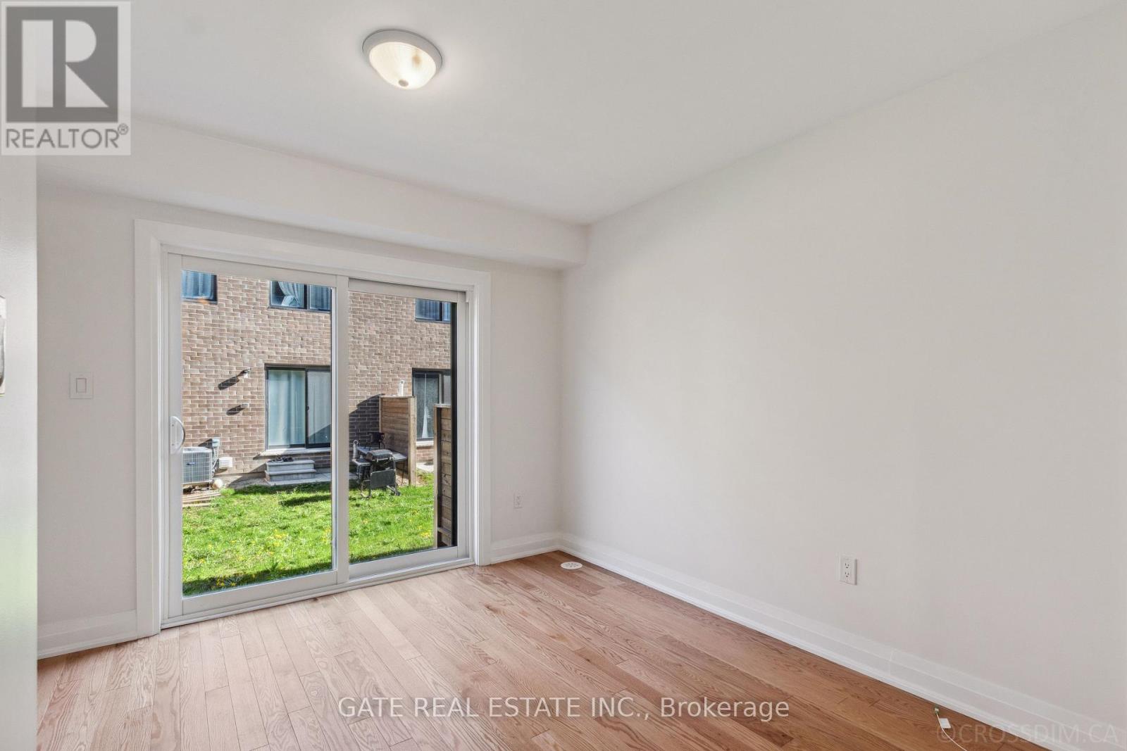 27 Moneypenny Place, Vaughan (Beverley Glen), Ontario  L4J 0K9 - Photo 7 - N12390364