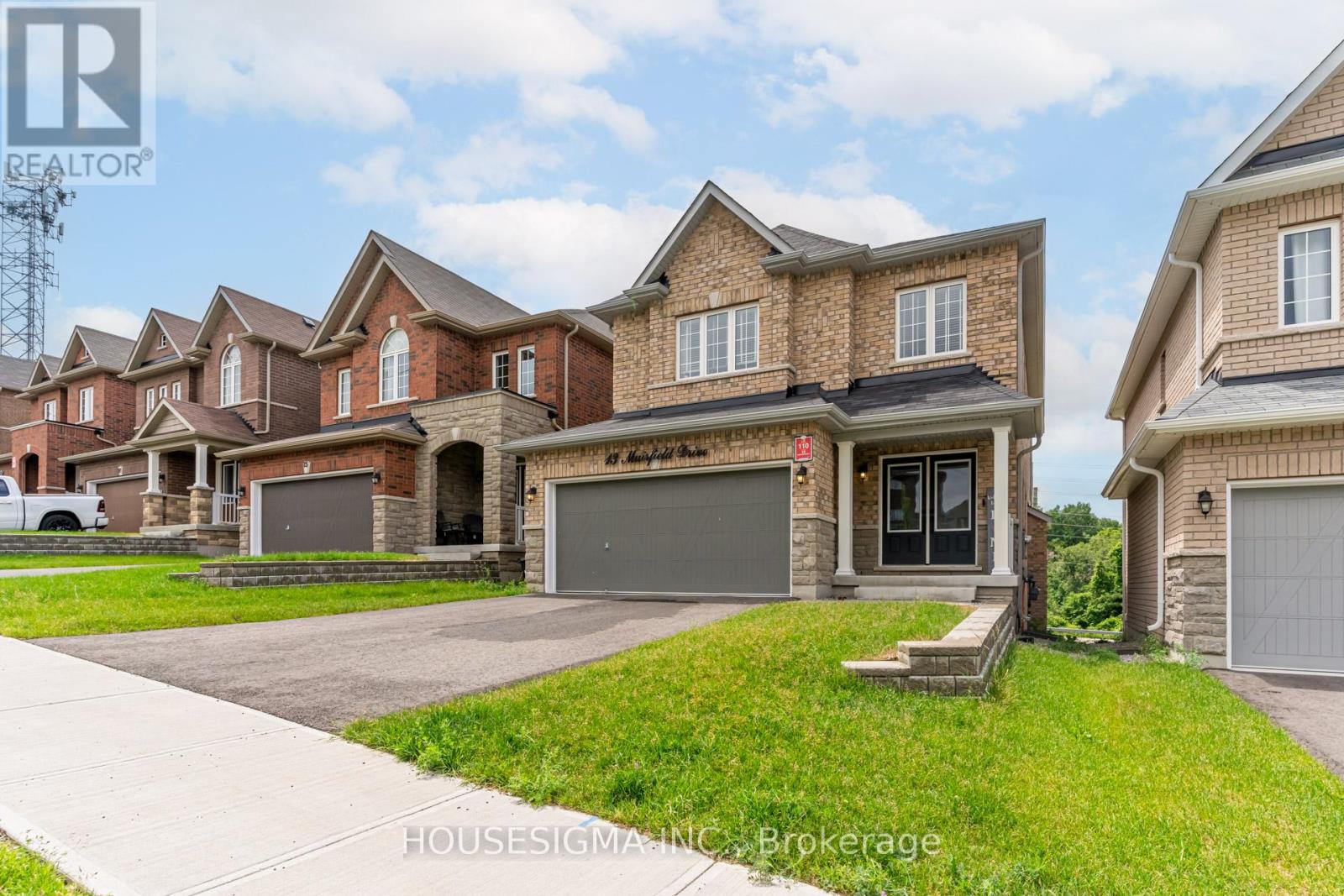 13 Muirfield Drive, Barrie, Ontario  L4N 5E9 - Photo 2 - S12390339