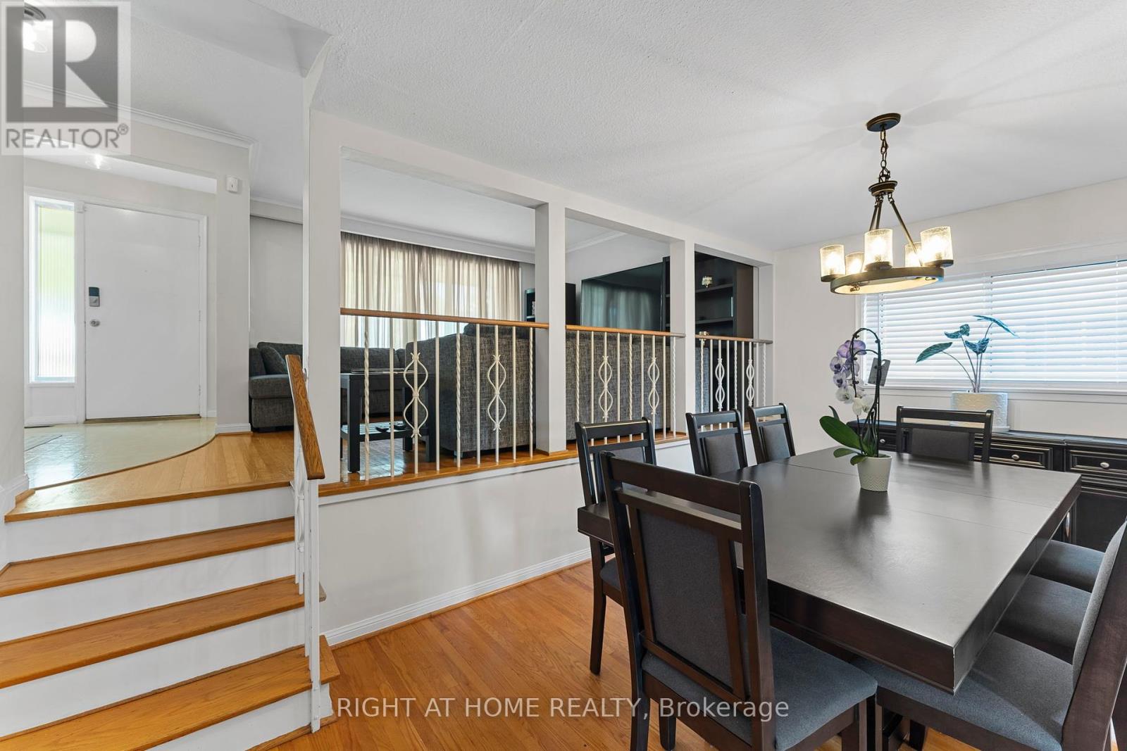 19 Dunsany Crescent, Toronto, Ontario  M9R 3W7 - Photo 10 - W12390365