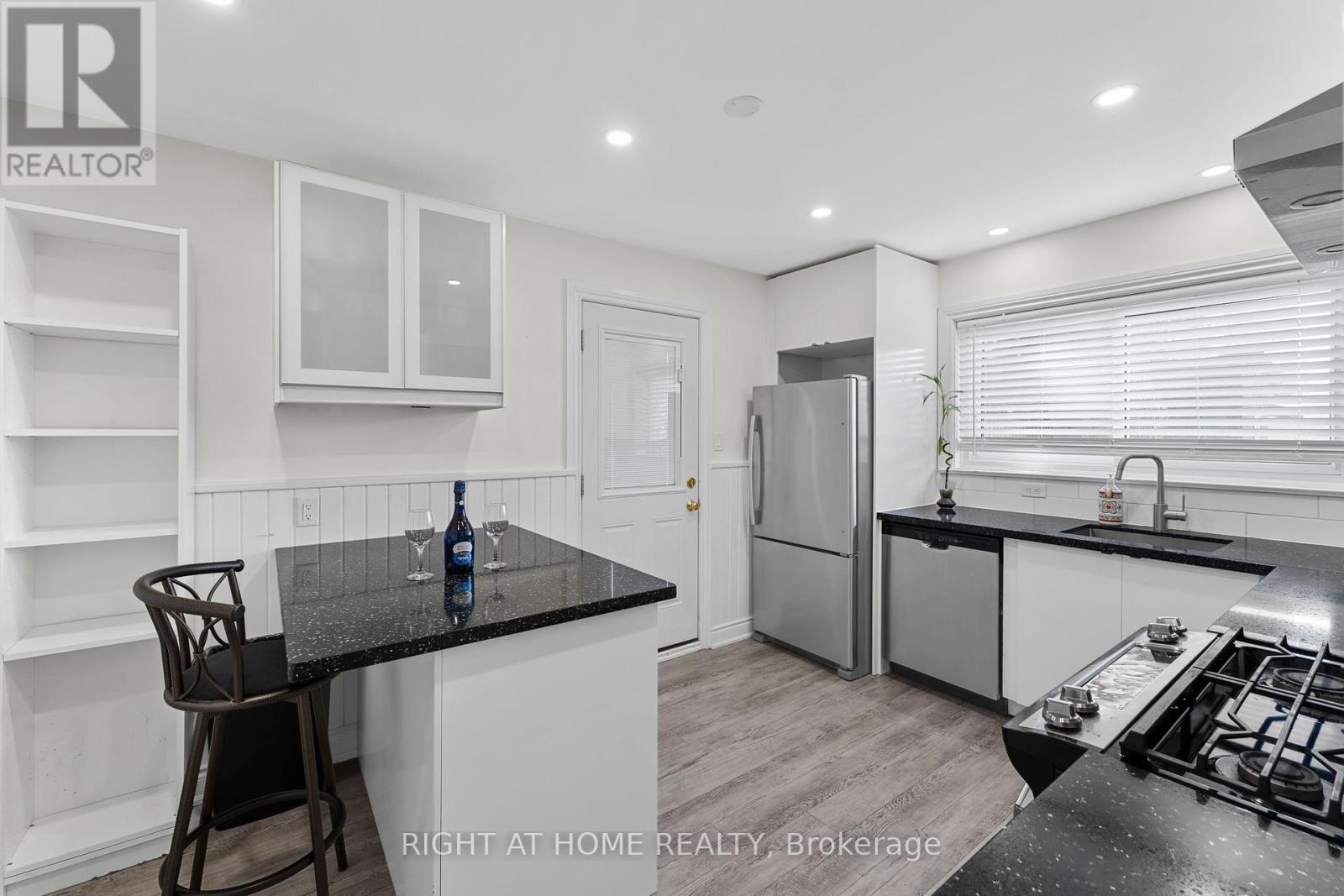 19 Dunsany Crescent, Toronto, Ontario  M9R 3W7 - Photo 13 - W12390365