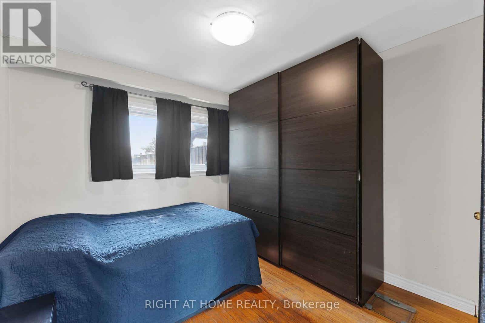 19 Dunsany Crescent, Toronto, Ontario  M9R 3W7 - Photo 17 - W12390365