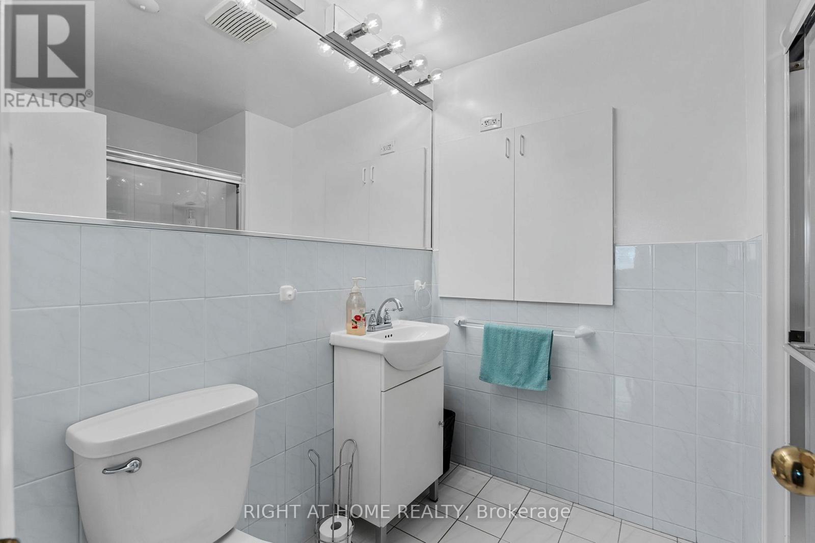 19 Dunsany Crescent, Toronto, Ontario  M9R 3W7 - Photo 25 - W12390365