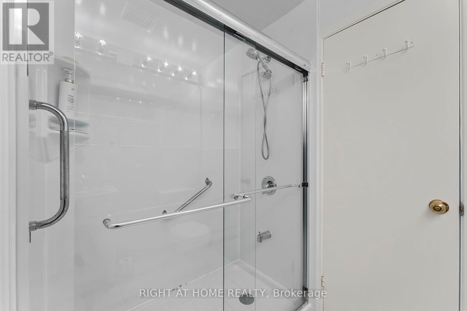 19 Dunsany Crescent, Toronto, Ontario  M9R 3W7 - Photo 26 - W12390365