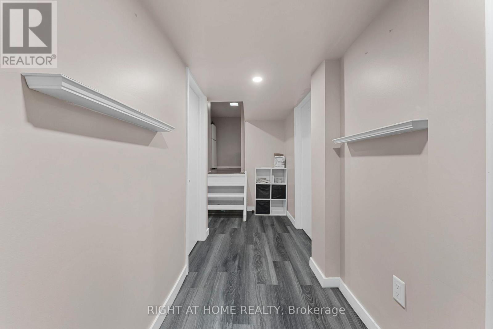 19 Dunsany Crescent, Toronto, Ontario  M9R 3W7 - Photo 34 - W12390365