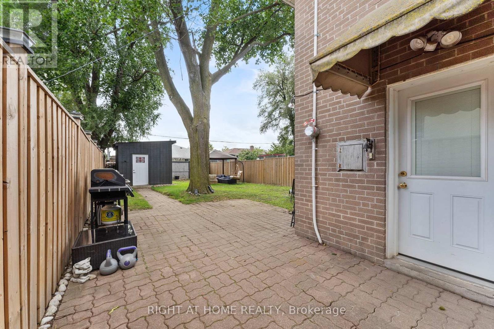 19 Dunsany Crescent, Toronto, Ontario  M9R 3W7 - Photo 38 - W12390365