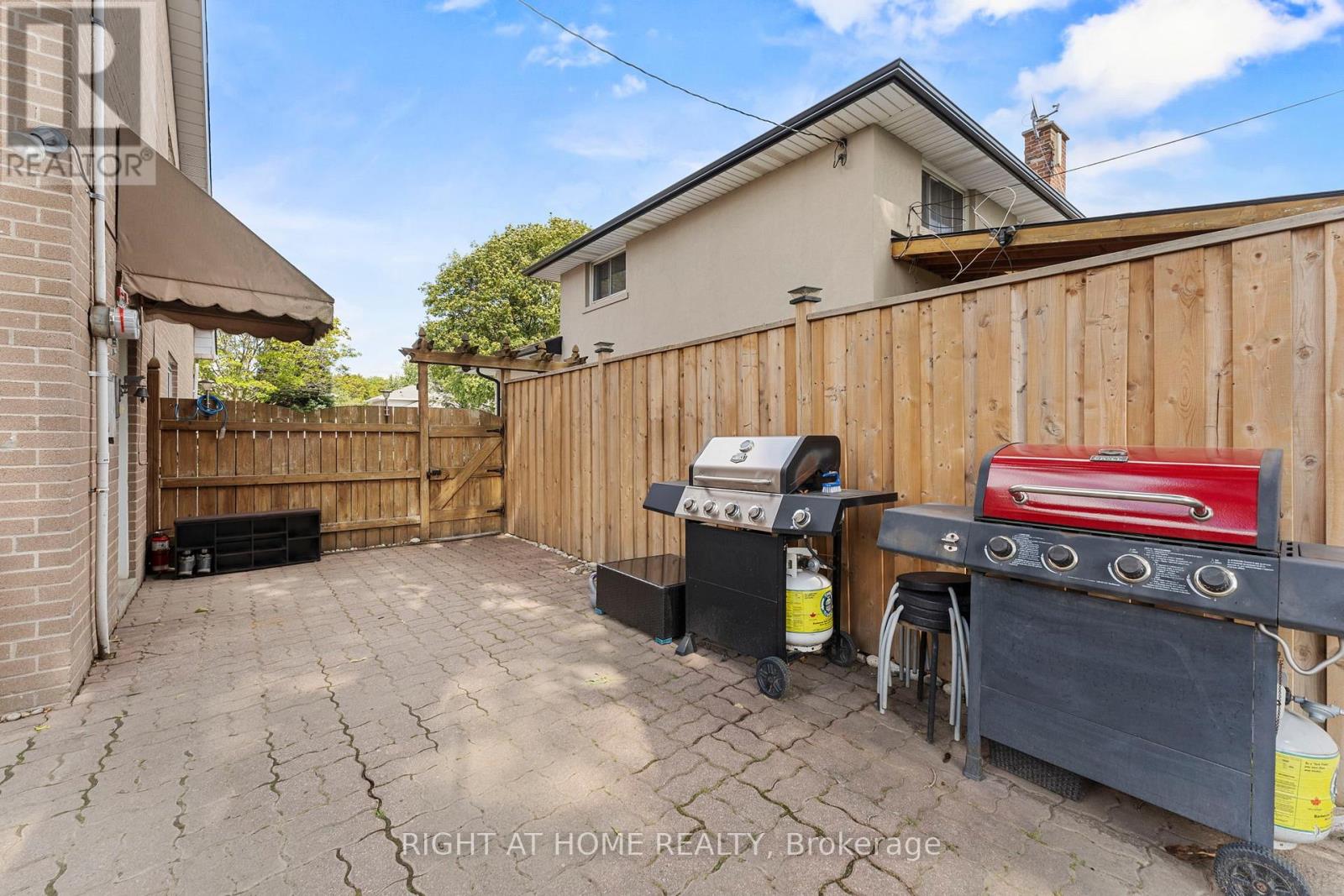 19 Dunsany Crescent, Toronto, Ontario  M9R 3W7 - Photo 42 - W12390365
