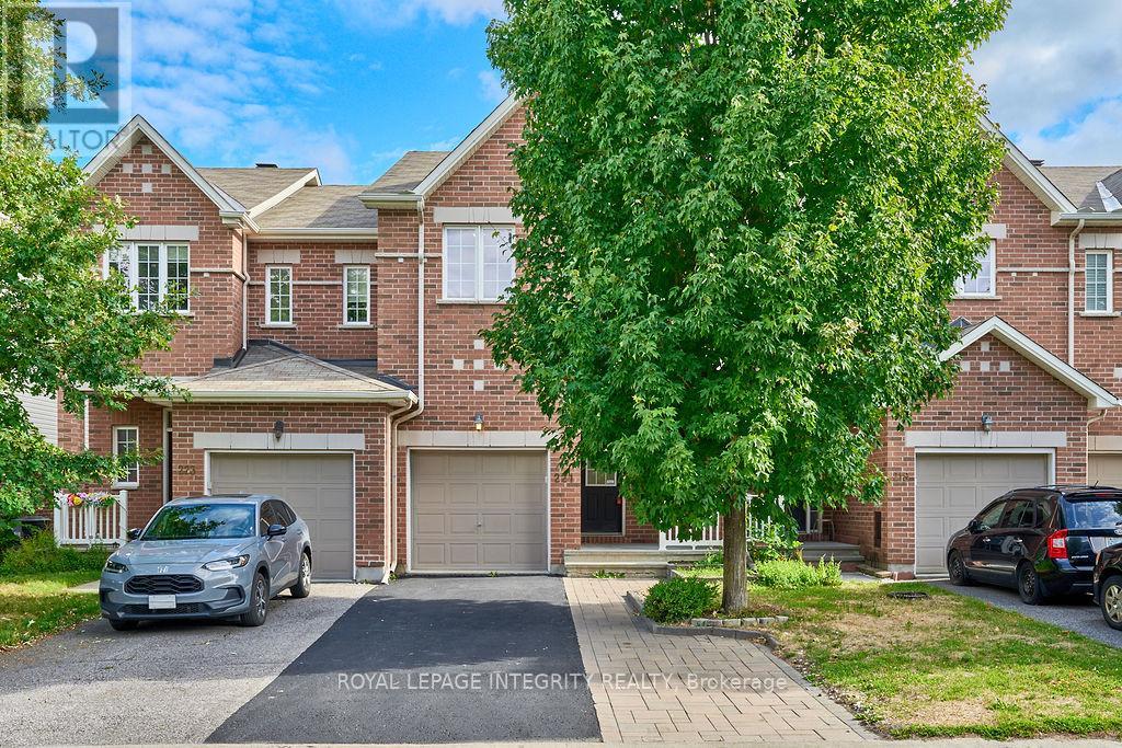 221 BADGELEY AVENUE, Ottawa, Ontario