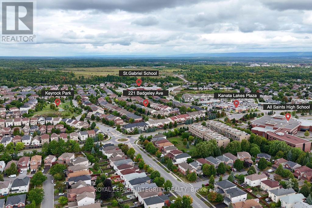 221 Badgeley Avenue, Ottawa, Ontario  K2T 0A4 - Photo 4 - X12390376
