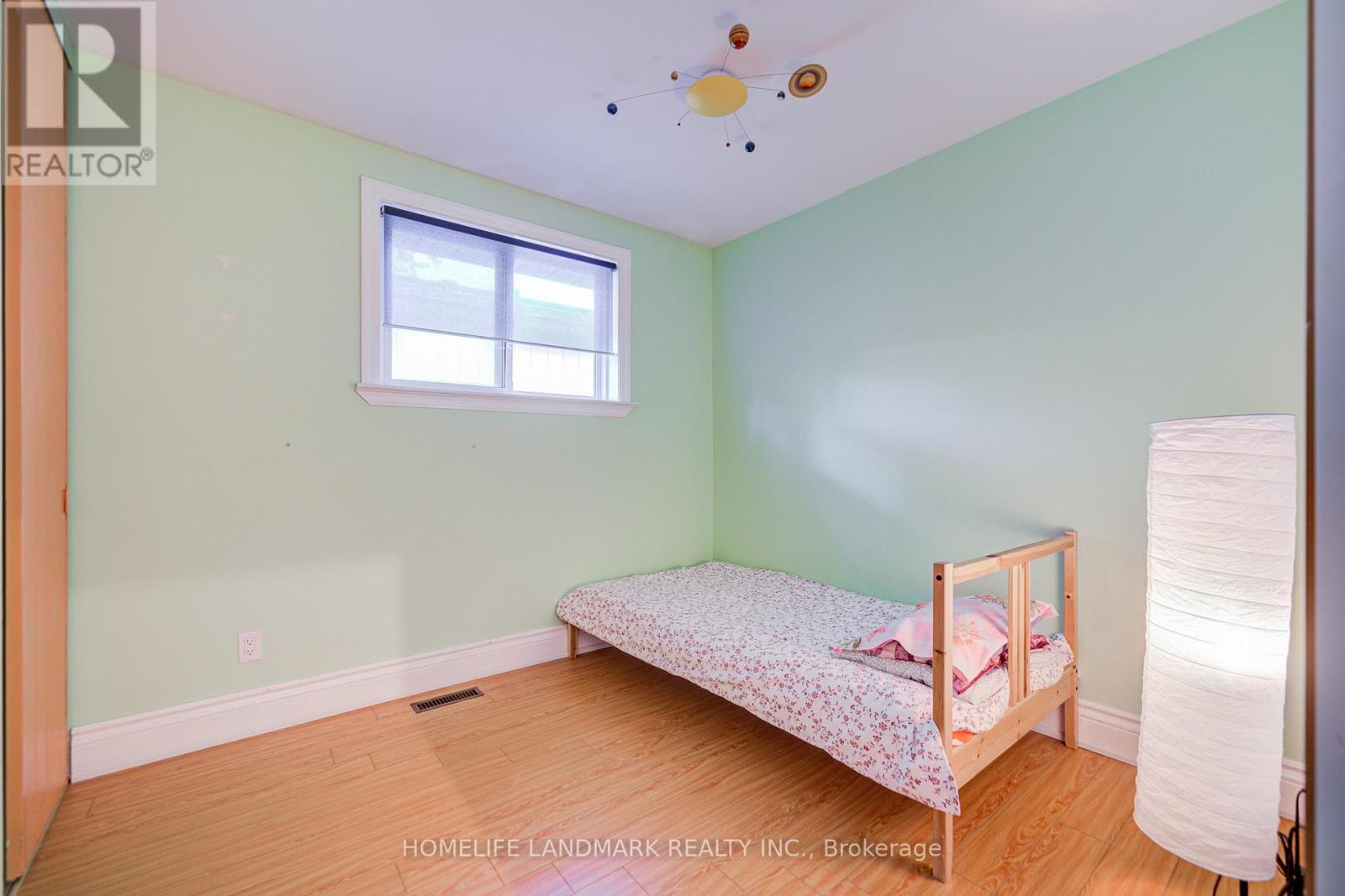 138 Osborne Crescent, Oakville (Cp College Park), Ontario  L6H 1G1 - Photo 22 - W12390381