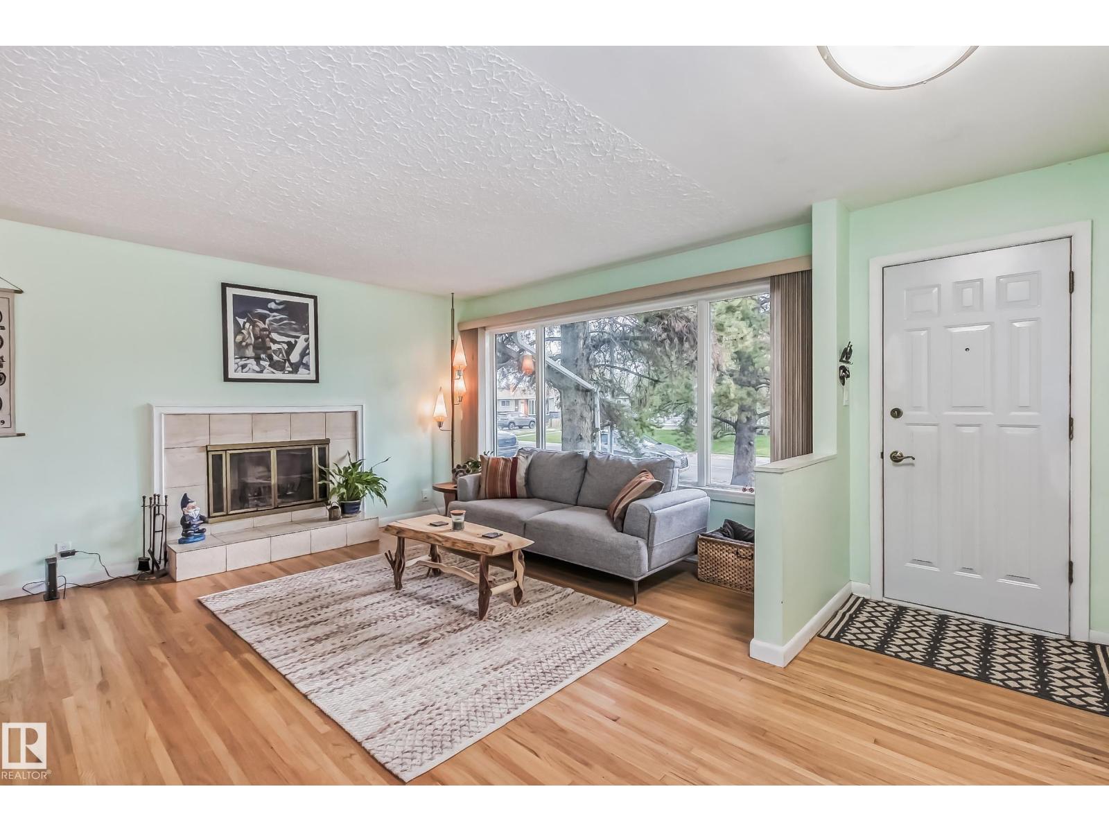 9210 157 St Nw, Edmonton, Alberta  T5R 2B1 - Photo 2 - E4456828