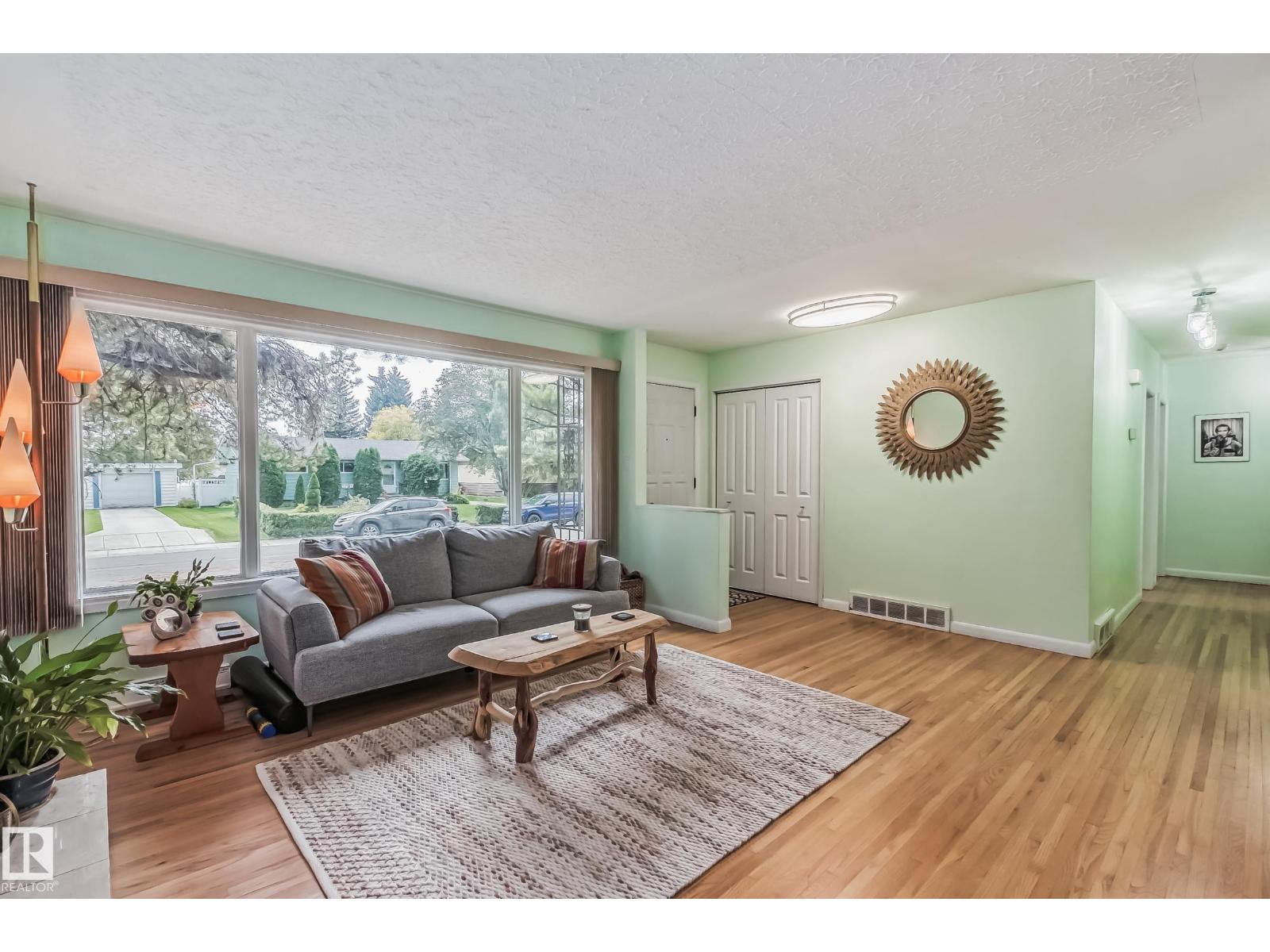 9210 157 St Nw, Edmonton, Alberta  T5R 2B1 - Photo 4 - E4456828