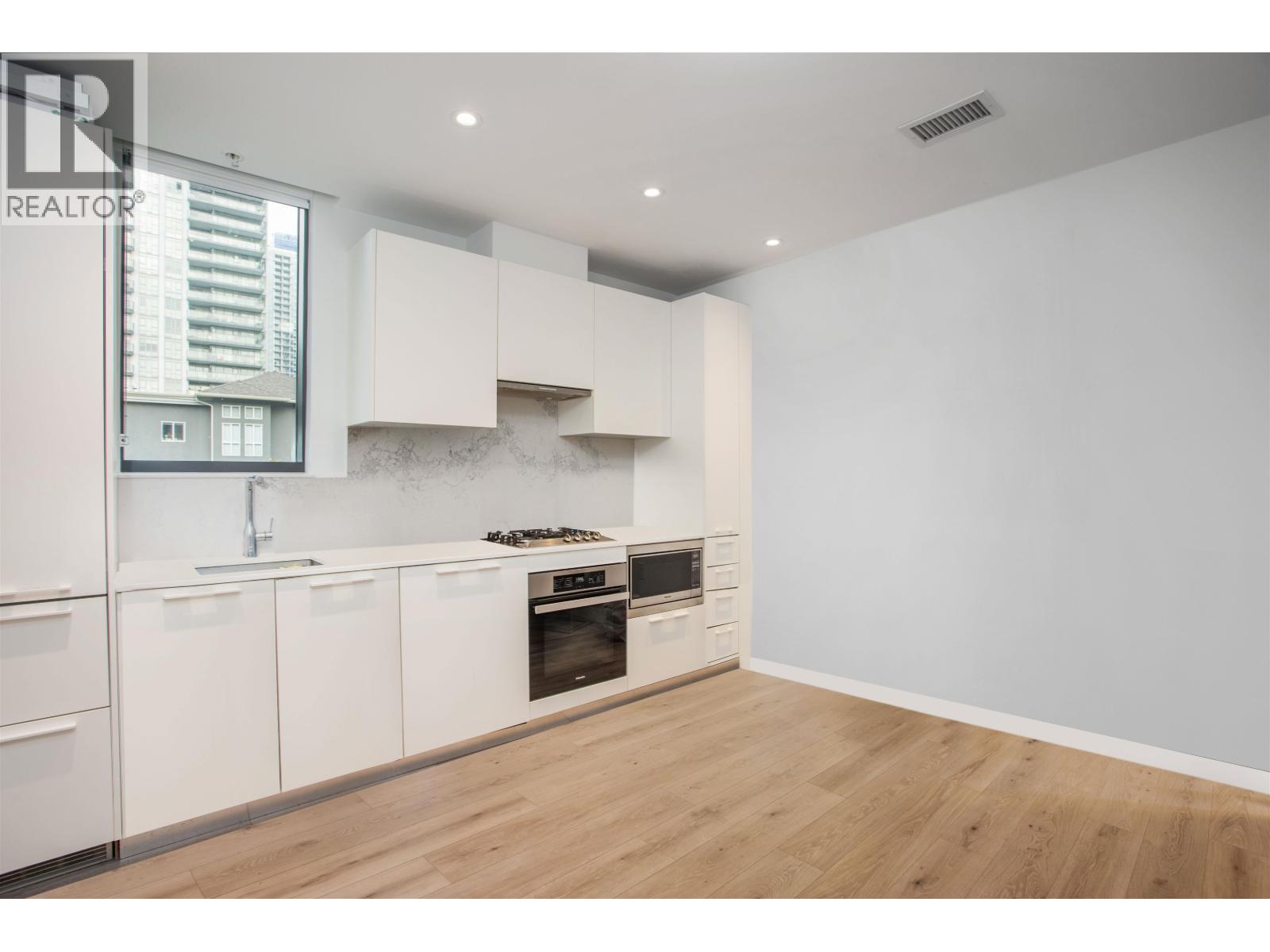 4983 Imperial Street, Burnaby, British Columbia  V5H 0J8 - Photo 9 - C8071817