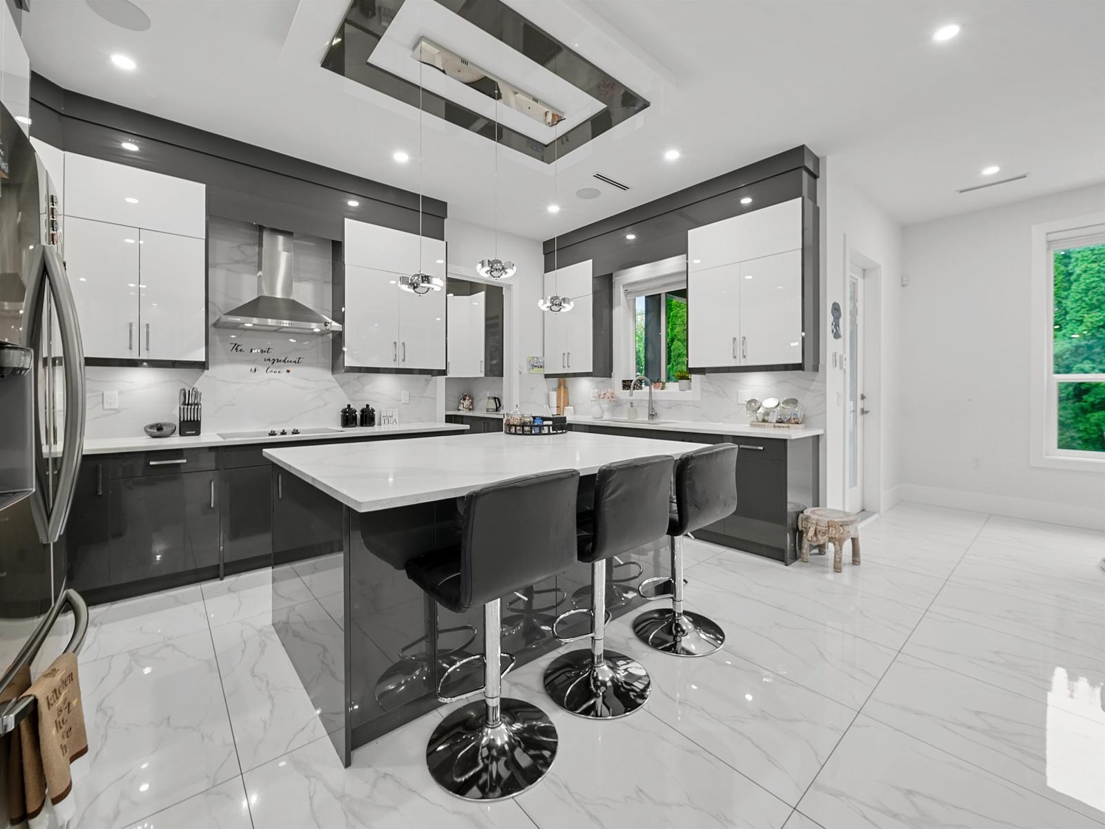 16158 96b Avenue, Surrey, British Columbia  V4N 5X2 - Photo 8 - R3044920