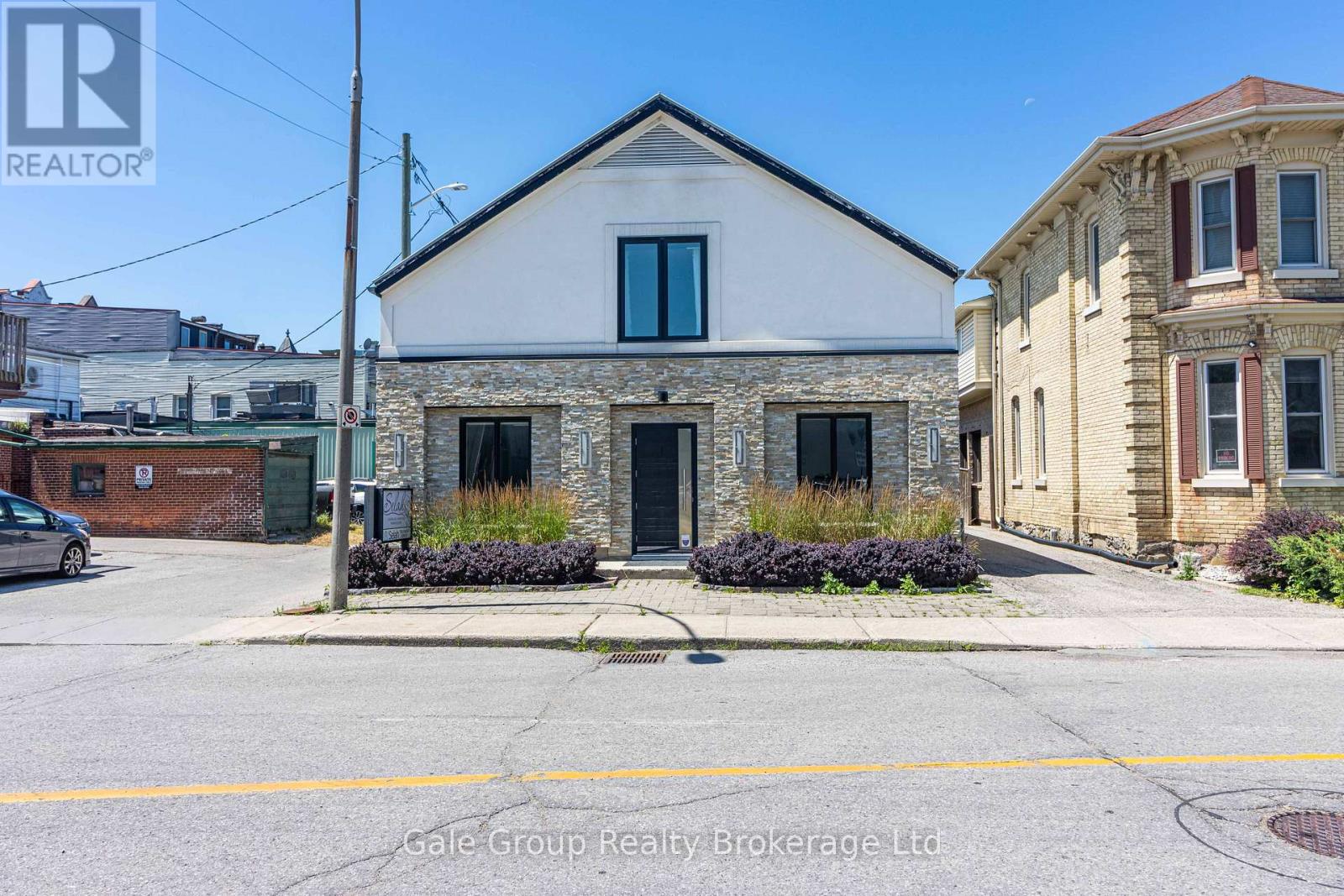 5 Wellington Street, Woodstock, Ontario  N4S 6P1 - Photo 2 - X12390415